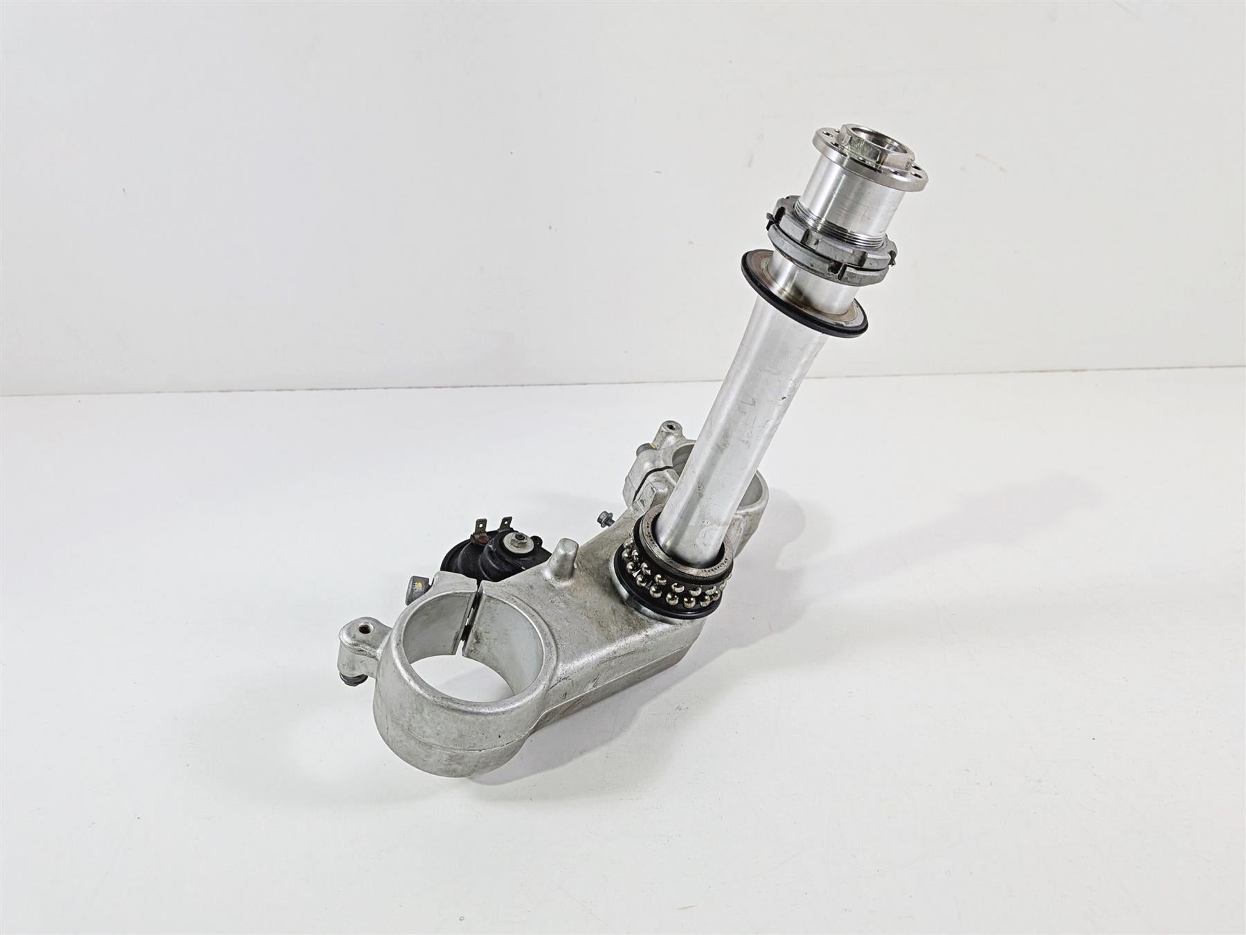 2014 Aprilia RSV4 RR Factory Lower Triple Tree Steering Clamp Ohlins 890848 {{ shop.shopifyCountryName }} - Mototech271