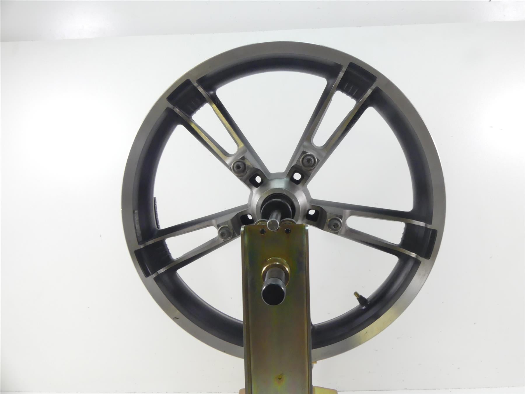 2014 Harley Touring FLHX Street Glide Front 19x3.5 Wheel Rim -Read 43300027