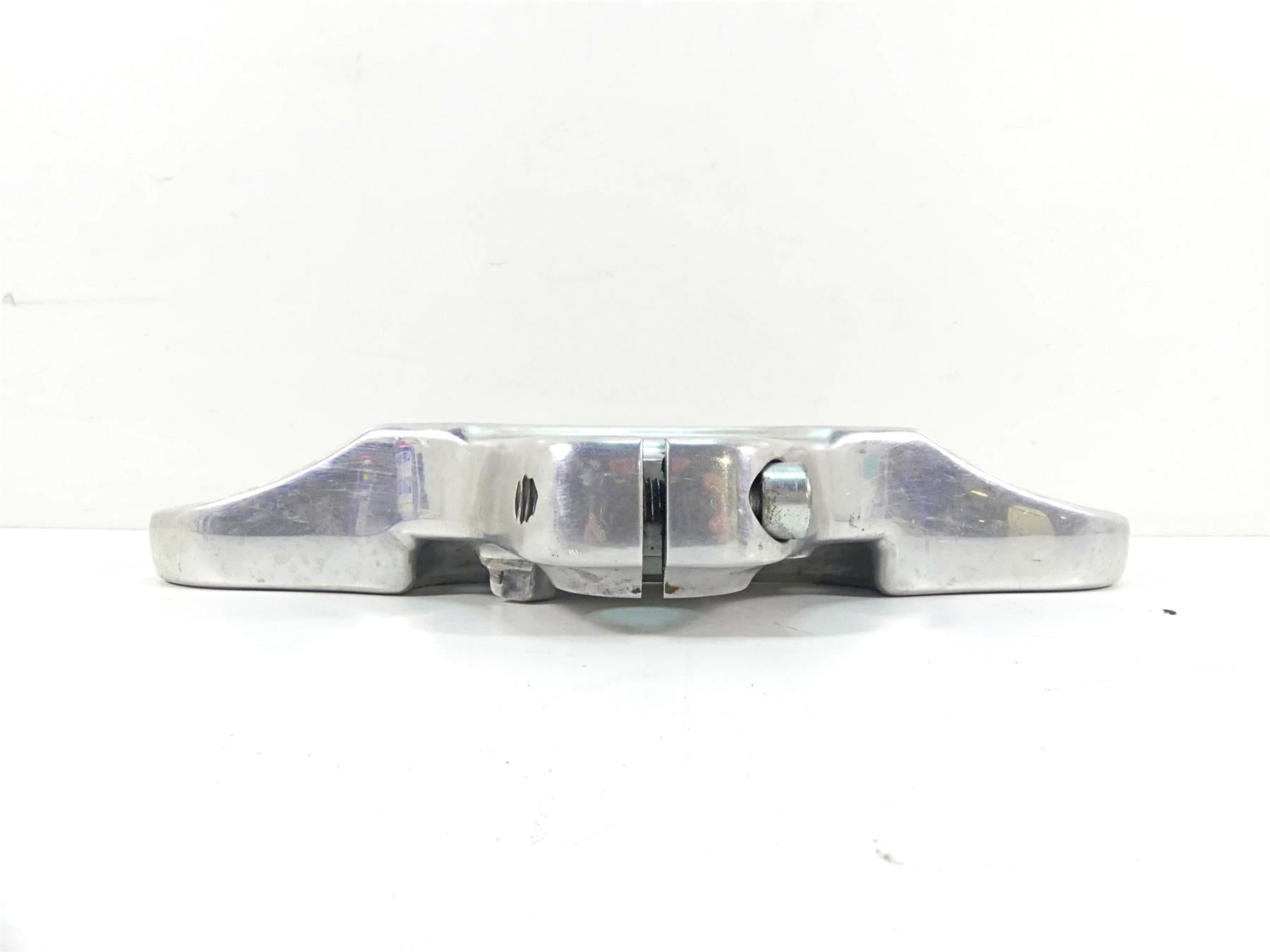 2013 Harley VRSCF Muscle Vrod Upper Triple Tree Clamp 56mm - Read 46891-09C {{ shop.shopifyCountryName }} - Mototech271
