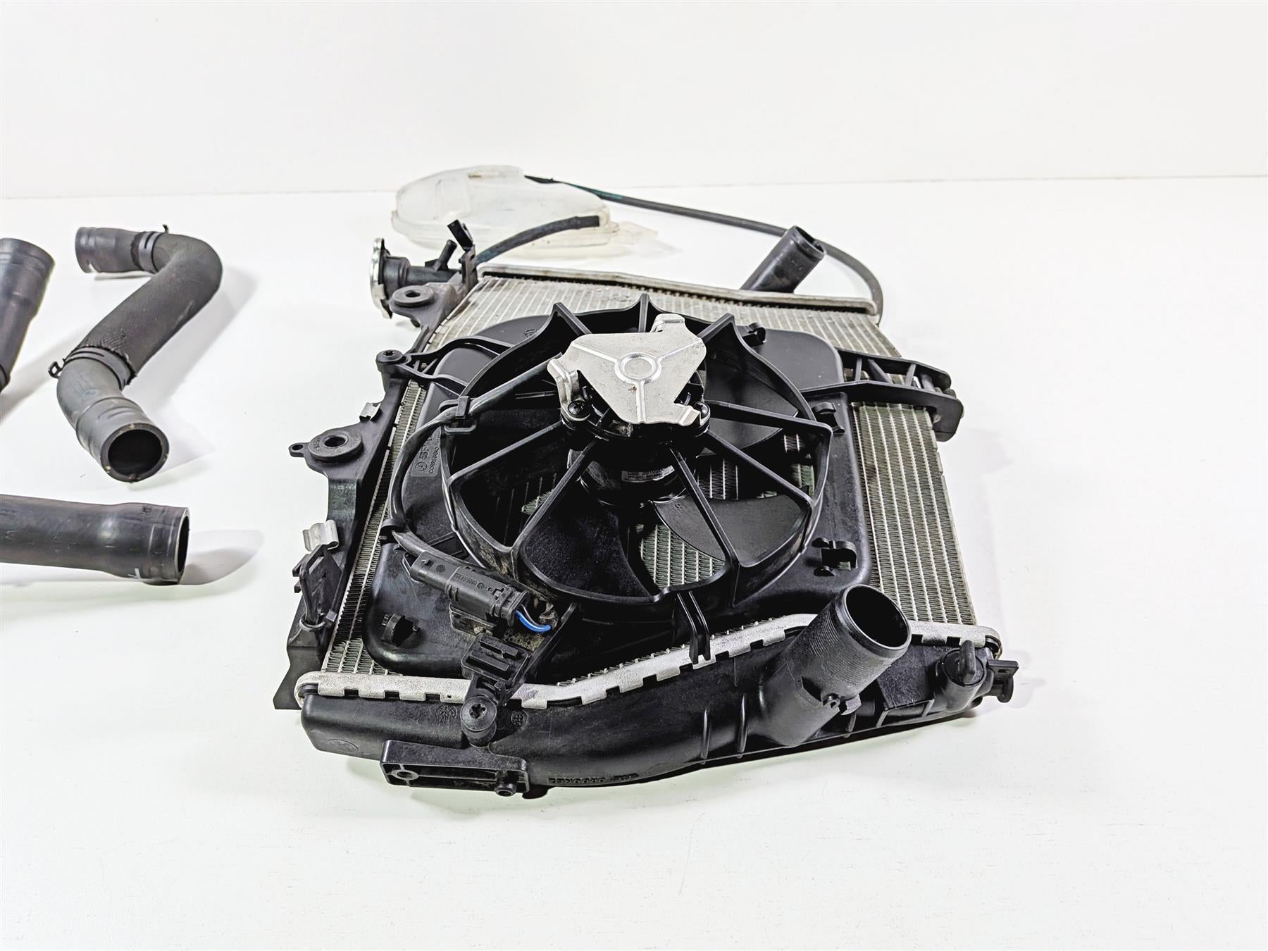 2017 BMW S1000RR K46 Radiator Fans Reservoir And Hoses - No Leaks 17118546822 {{ shop.shopifyCountryName }} - Mototech271