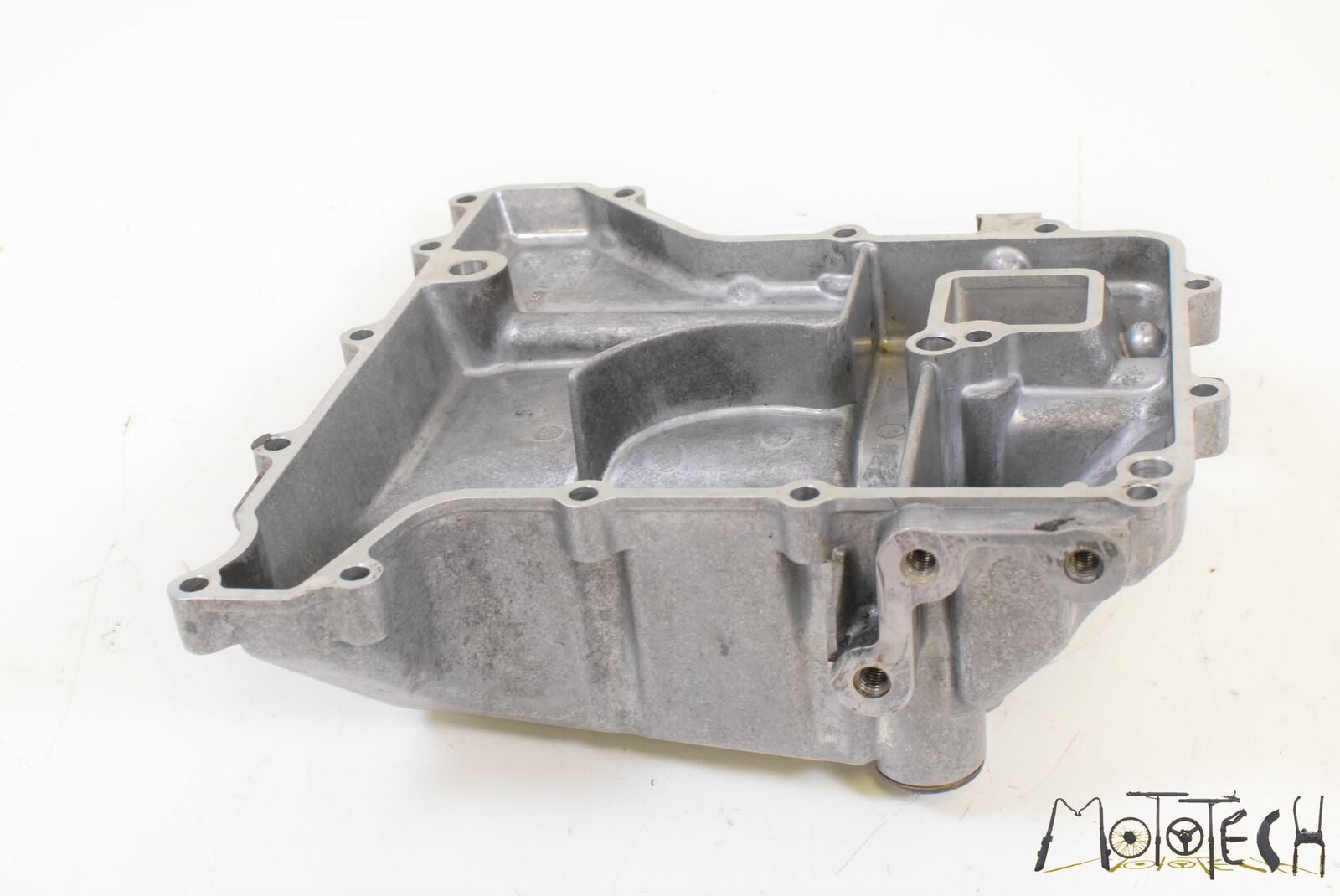 2000 MV Agusta F4 750 ORO Engine Oil Pan Cover 800087315 {{ shop.shopifyCountryName }} - Mototech271