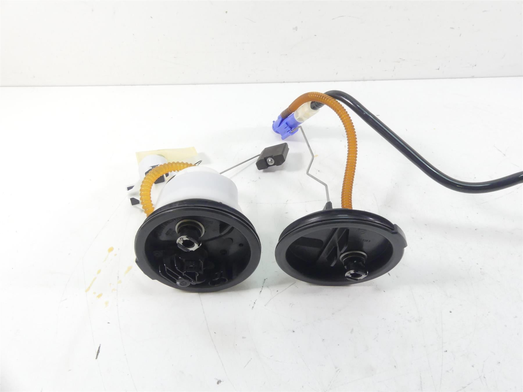 2012 BMW R1200 GS K255 Adventure Fuel Gas Petrol Pump + Level Sensor 16147708047 {{ shop.shopifyCountryName }} - Mototech271