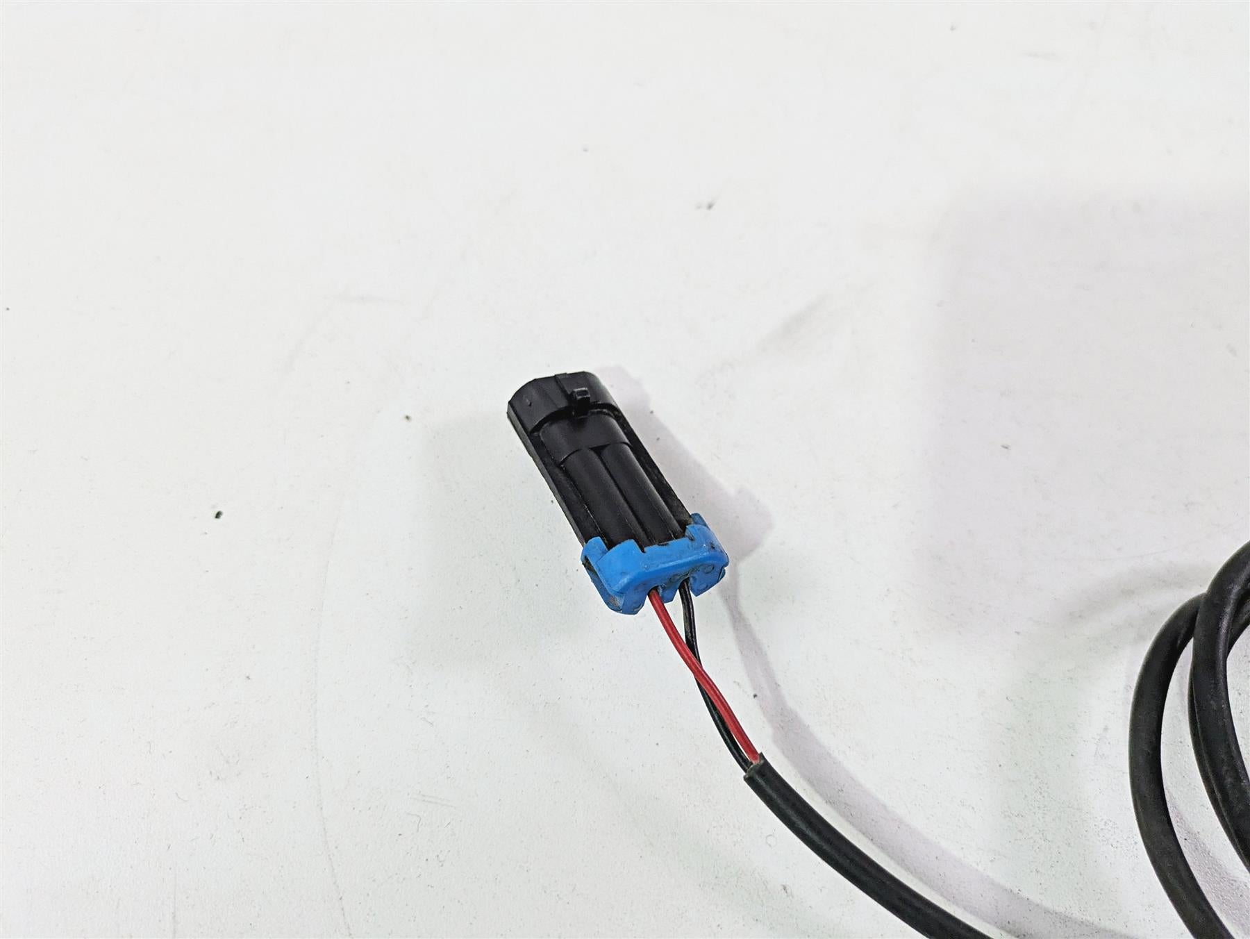 2017 Indian Chieftain Limited Front Abs Brake Wheel Speed Sensor 4013251 {{ shop.shopifyCountryName }} - Mototech271