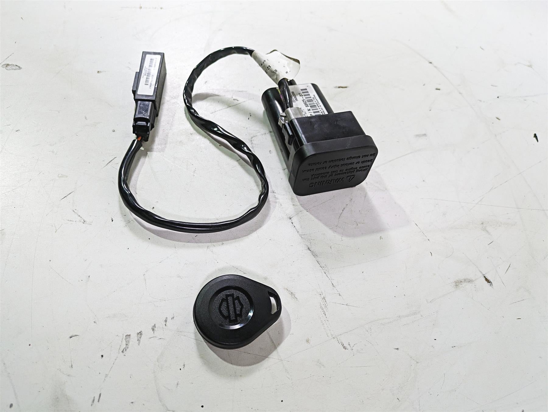 2013 Harley VRSCDX Night Rod Sp Tssm Security Control Module & Fob 68925-07 {{ shop.shopifyCountryName }} - Mototech271