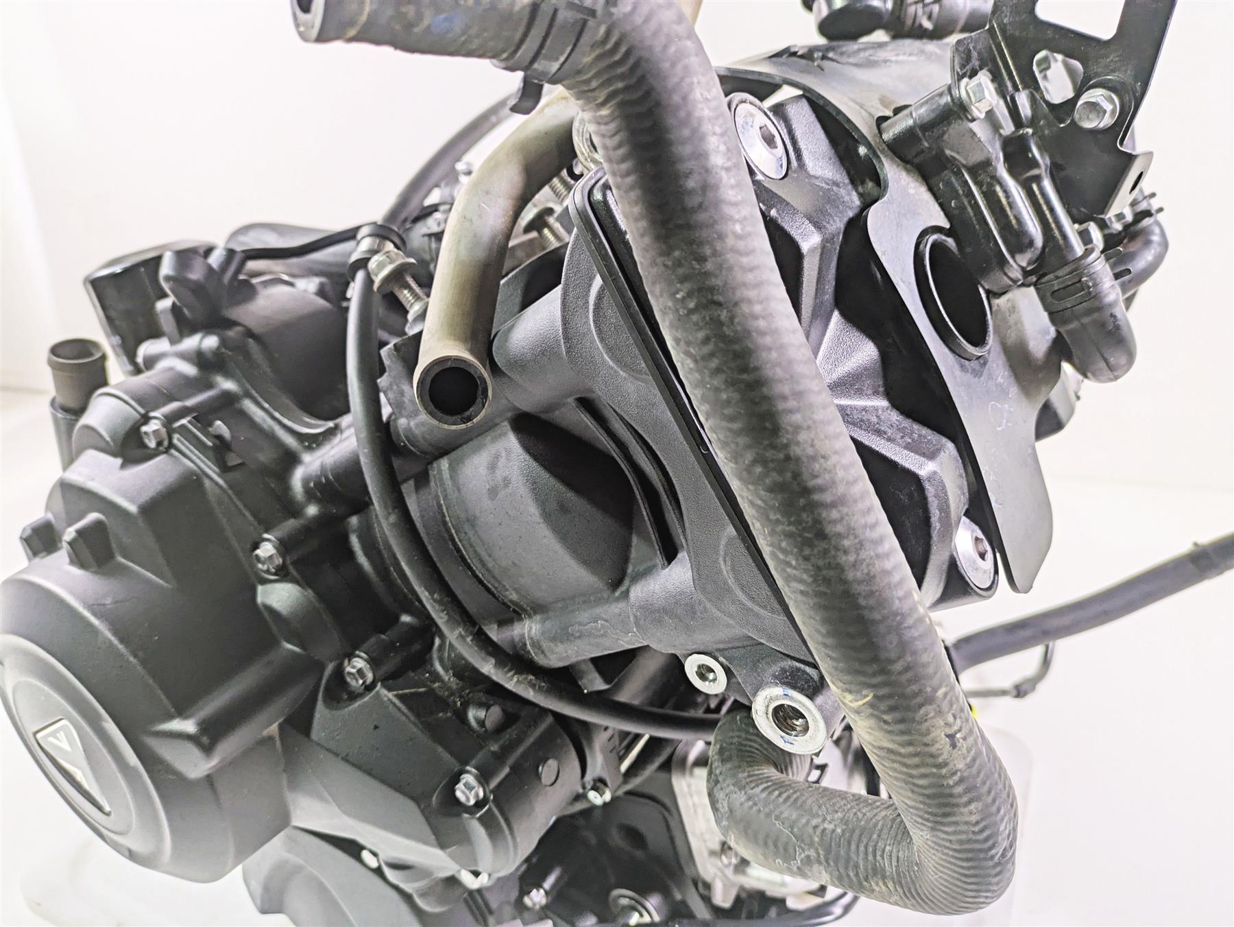 2024 Triumph Street Triple 765 R Running Engine Motor Tranny - 3k - Vid T1160523 {{ shop.shopifyCountryName }} - Mototech271