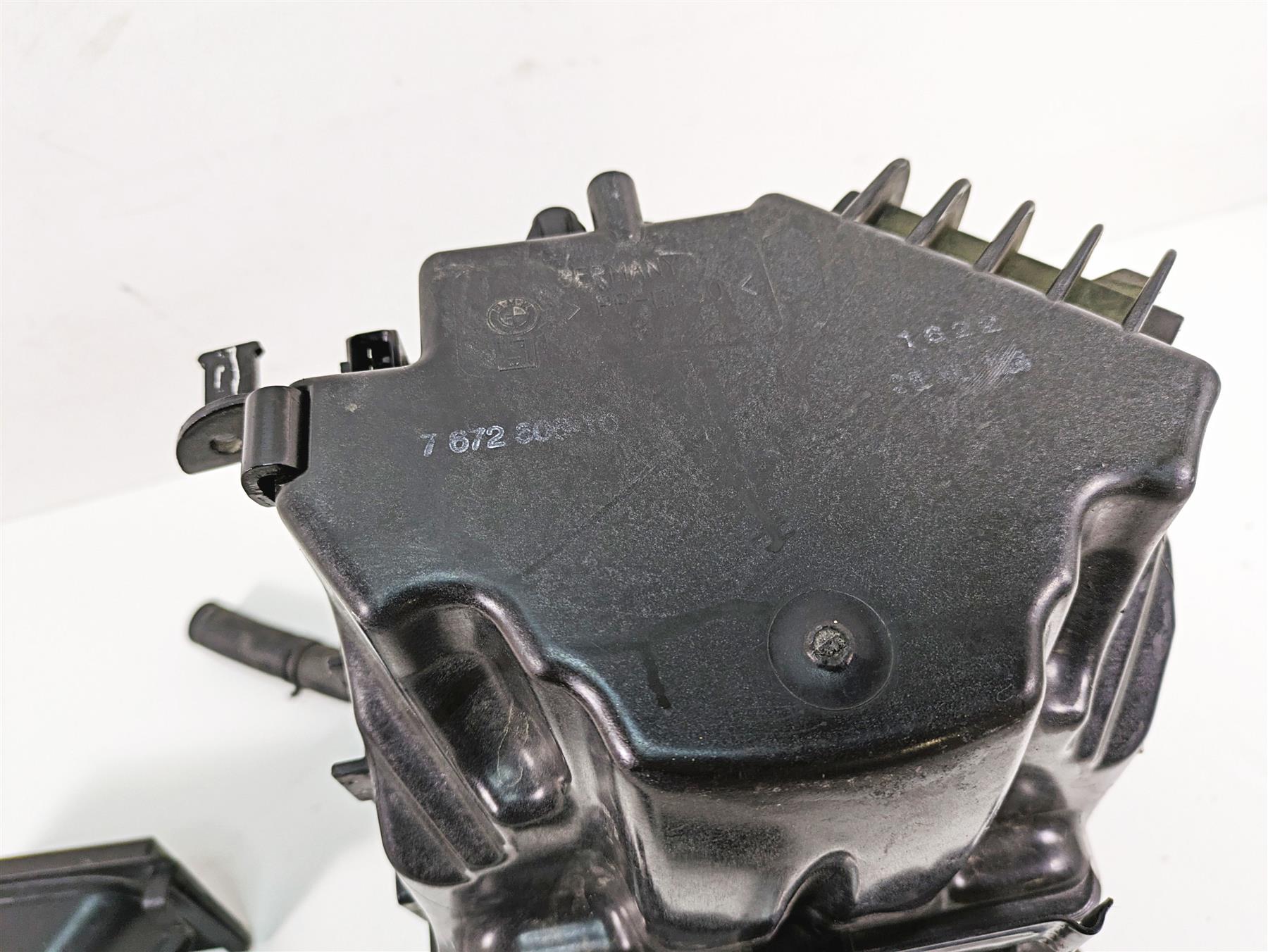 2007 BMW R1200GS K255 Adv Air Box Filter Cleaner + Tubes & Air Ram 13717672506 {{ shop.shopifyCountryName }} - Mototech271
