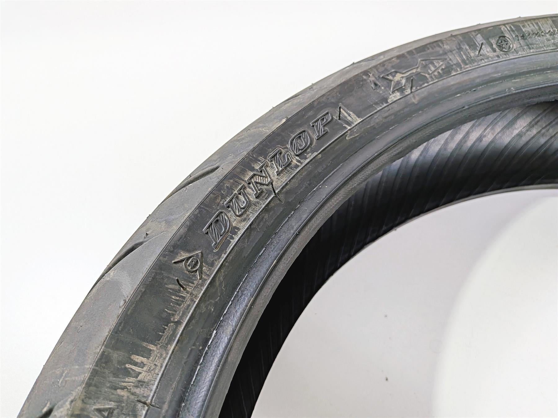 Used Front Motorcycle Tire Dunlop Sportmax GP300F 120/70R17 4506-7896 {{ shop.shopifyCountryName }} - Mototech271