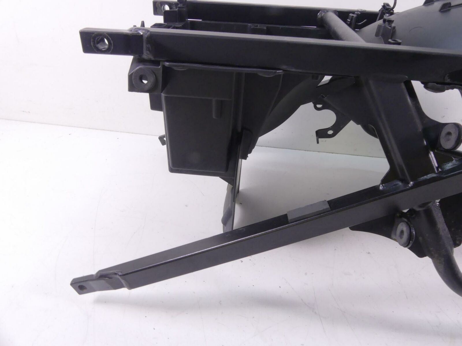 2018 BMW K1600 Bagger Rear Subframe Sub Frame Inner Fender Set 46518552913 {{ shop.shopifyCountryName }} - Mototech271