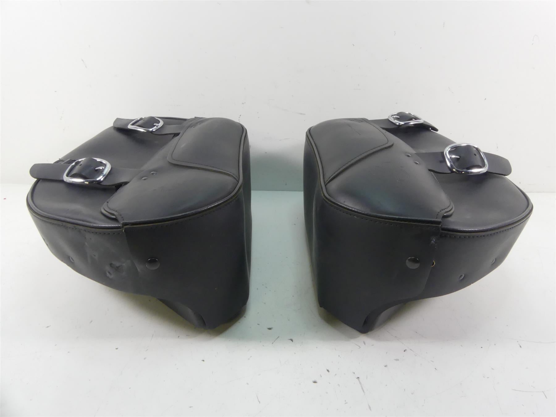 2014 Harley FXDL Dyna Low Rider Oem Leather Saddle Bag & Blinker Set 90369-06 {{ shop.shopifyCountryName }} - Mototech271