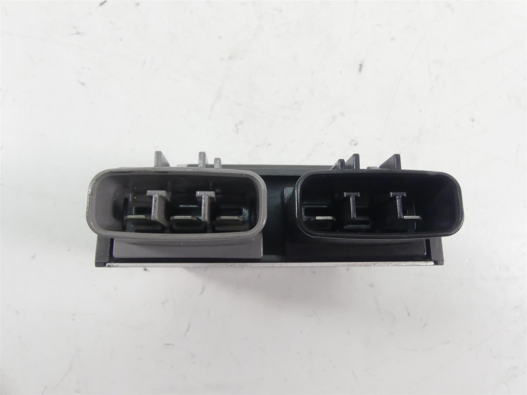 2017 Triumph Thruxton 1200R Rectifier Voltage Regulator T1300679 FH020AA {{ shop.shopifyCountryName }} - Mototech271