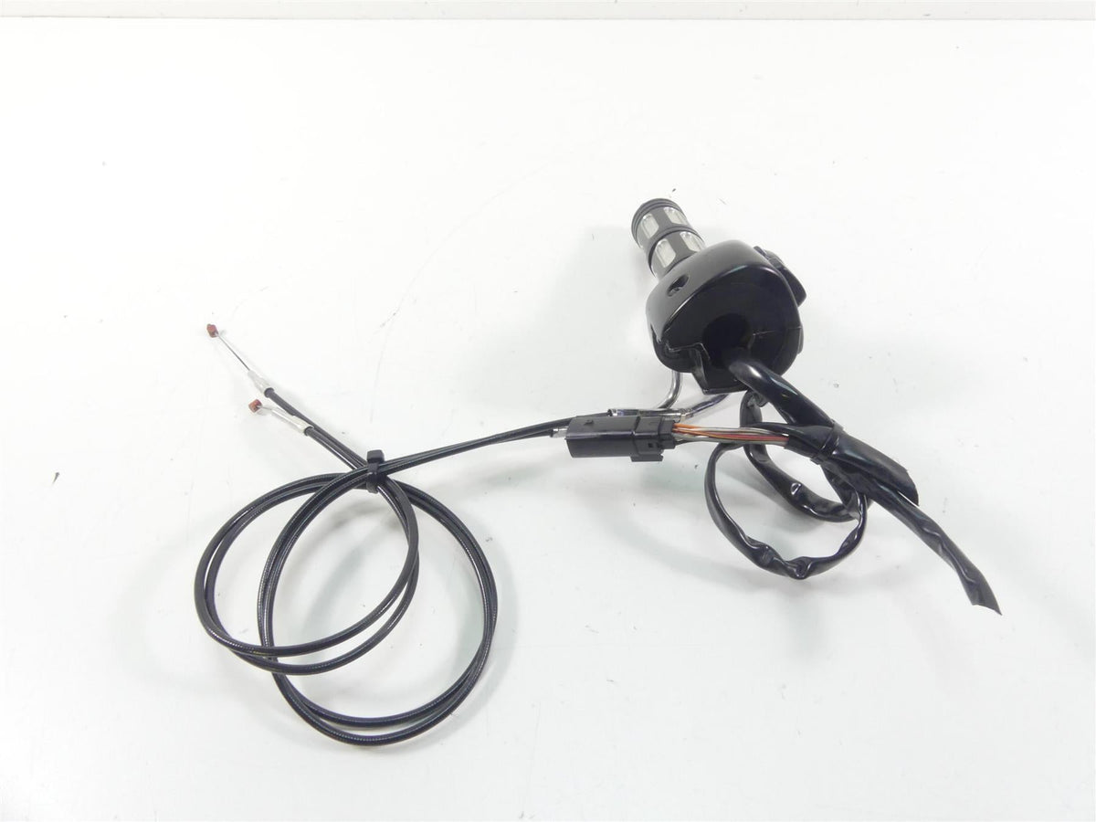 2011 Harley VRSCF Muscle Rod Right Hand Blinker Control Switch - Read 71684-06A {{ shop.shopifyCountryName }} - Mototech271