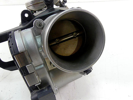 2019 Indian Chieftain Classic Bosch Throttle Body & Intake Manifold 1204685 {{ shop.shopifyCountryName }} - Mototech271