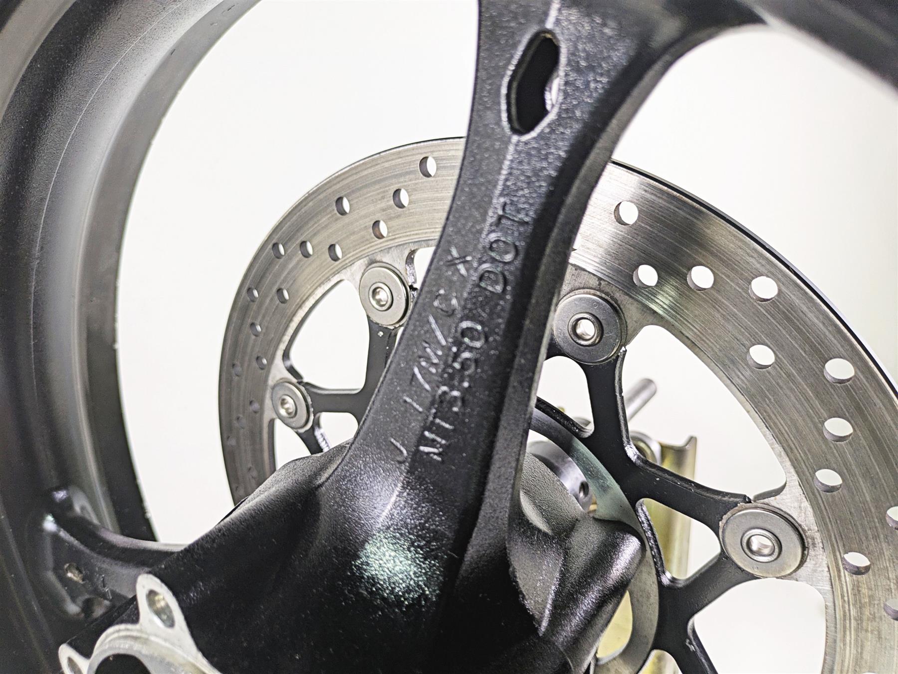 2006 Suzuki GSXR1000 K6 Straight 17x3.5 Front Wheel Rim 54111-41G00-019 {{ shop.shopifyCountryName }} - Mototech271