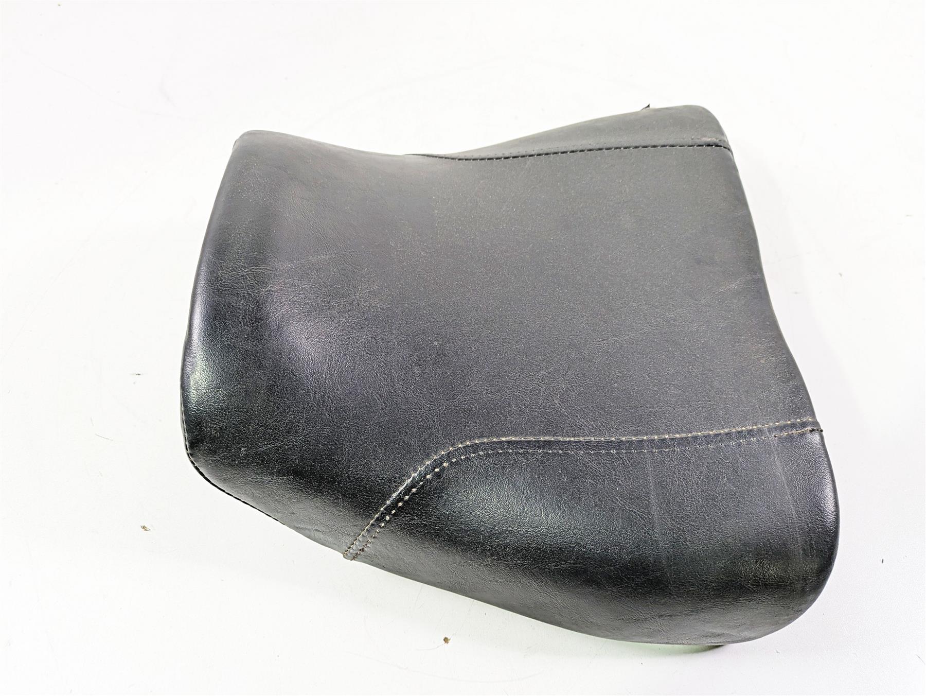 2013 Harley VRSCF Muscle Rod Front Driver Rider Seat Saddle - Read 52433-09 {{ shop.shopifyCountryName }} - Mototech271
