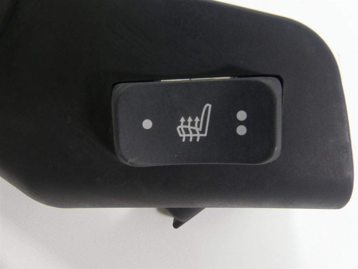 2014 BMW K1600 GTL K48 Seat Saddle Heating Heat Switch + Cover 61318522478 {{ shop.shopifyCountryName }} - Mototech271