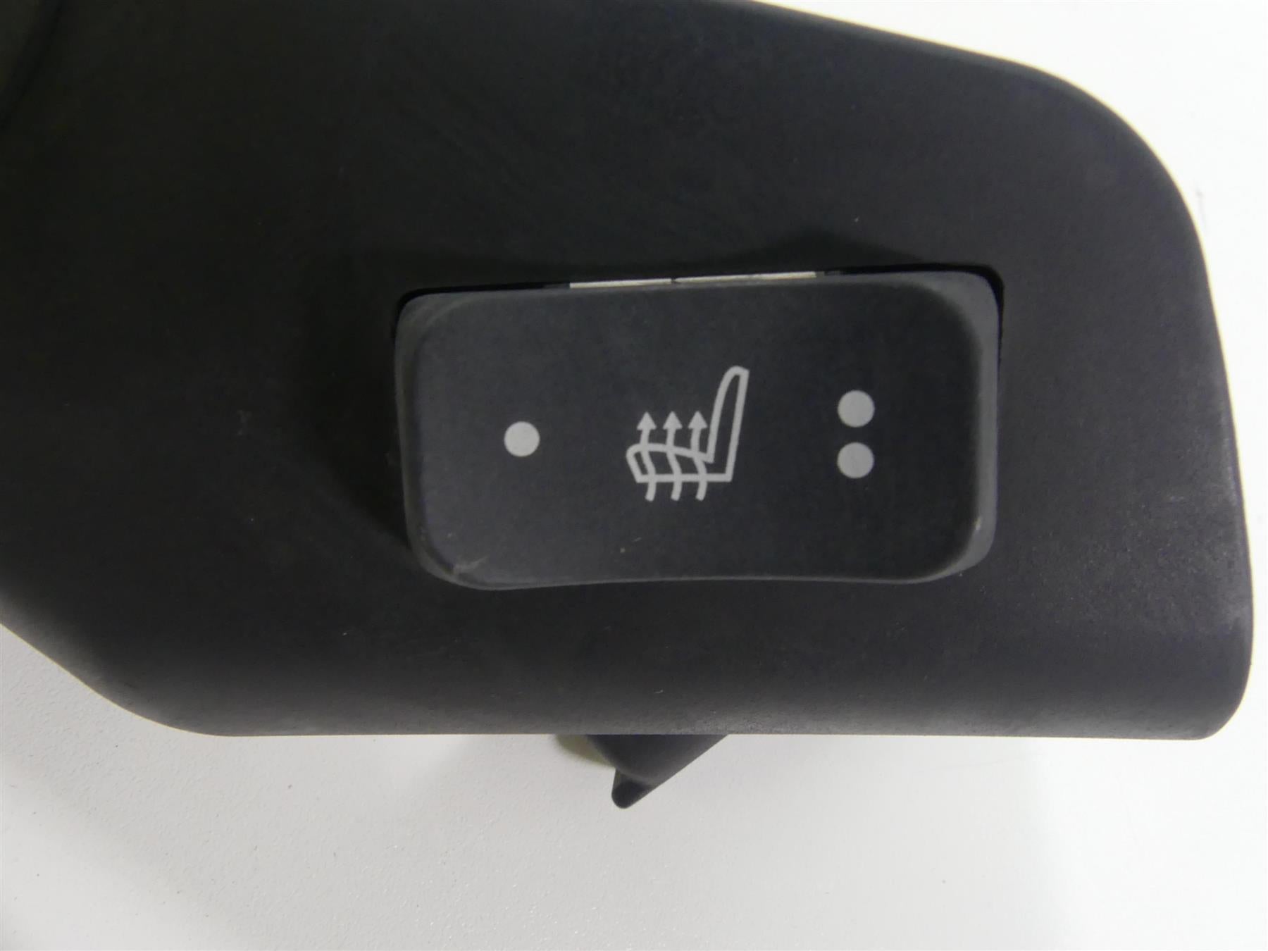 2014 BMW K1600 GTL K48 Seat Saddle Heating Heat Switch + Cover 61318522478 {{ shop.shopifyCountryName }} - Mototech271