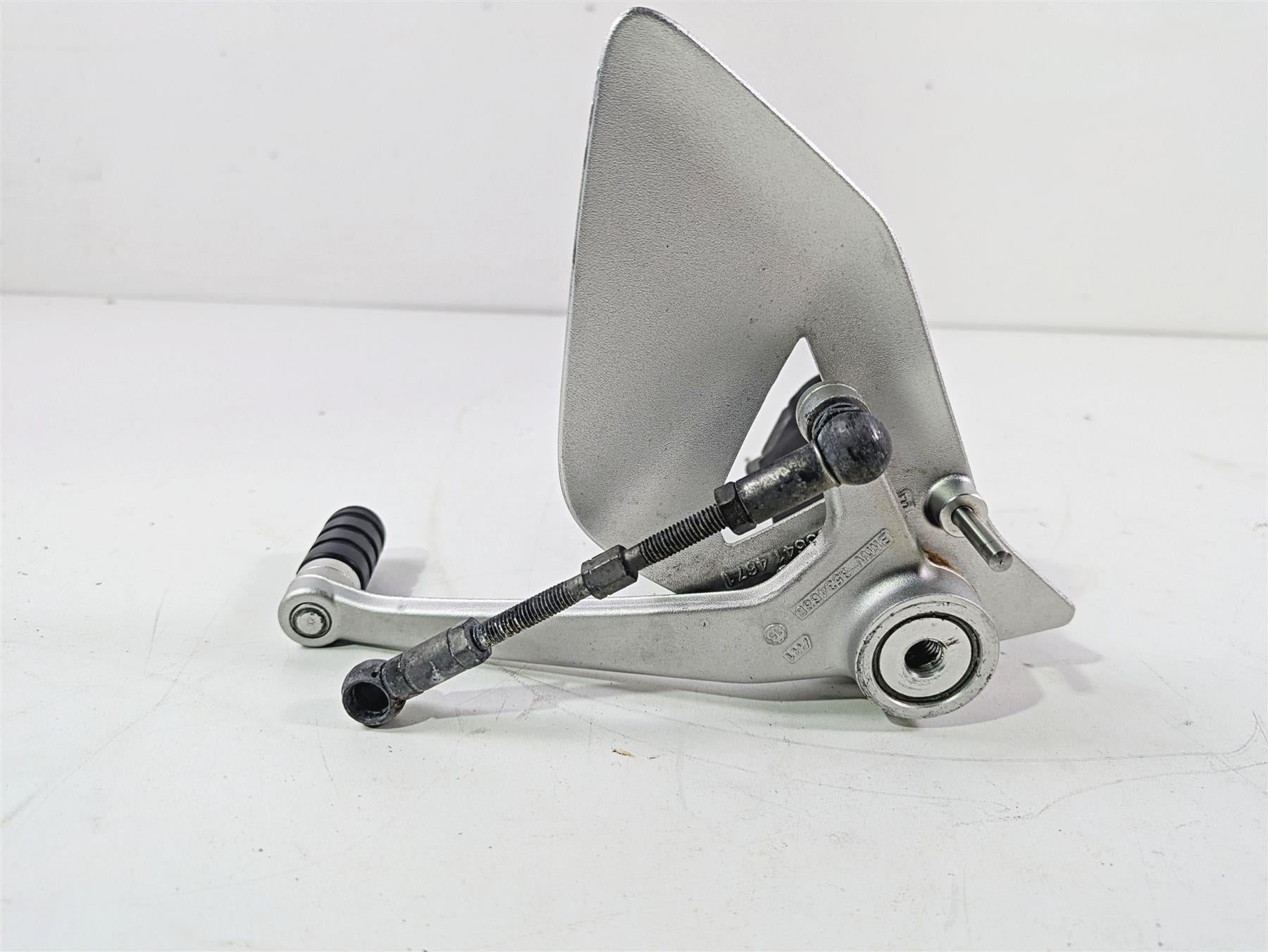 2016 BMW R1200RT K52 Front Left Foot Peg + Shifter -Read 46718535641 46718560383 {{ shop.shopifyCountryName }} - Mototech271