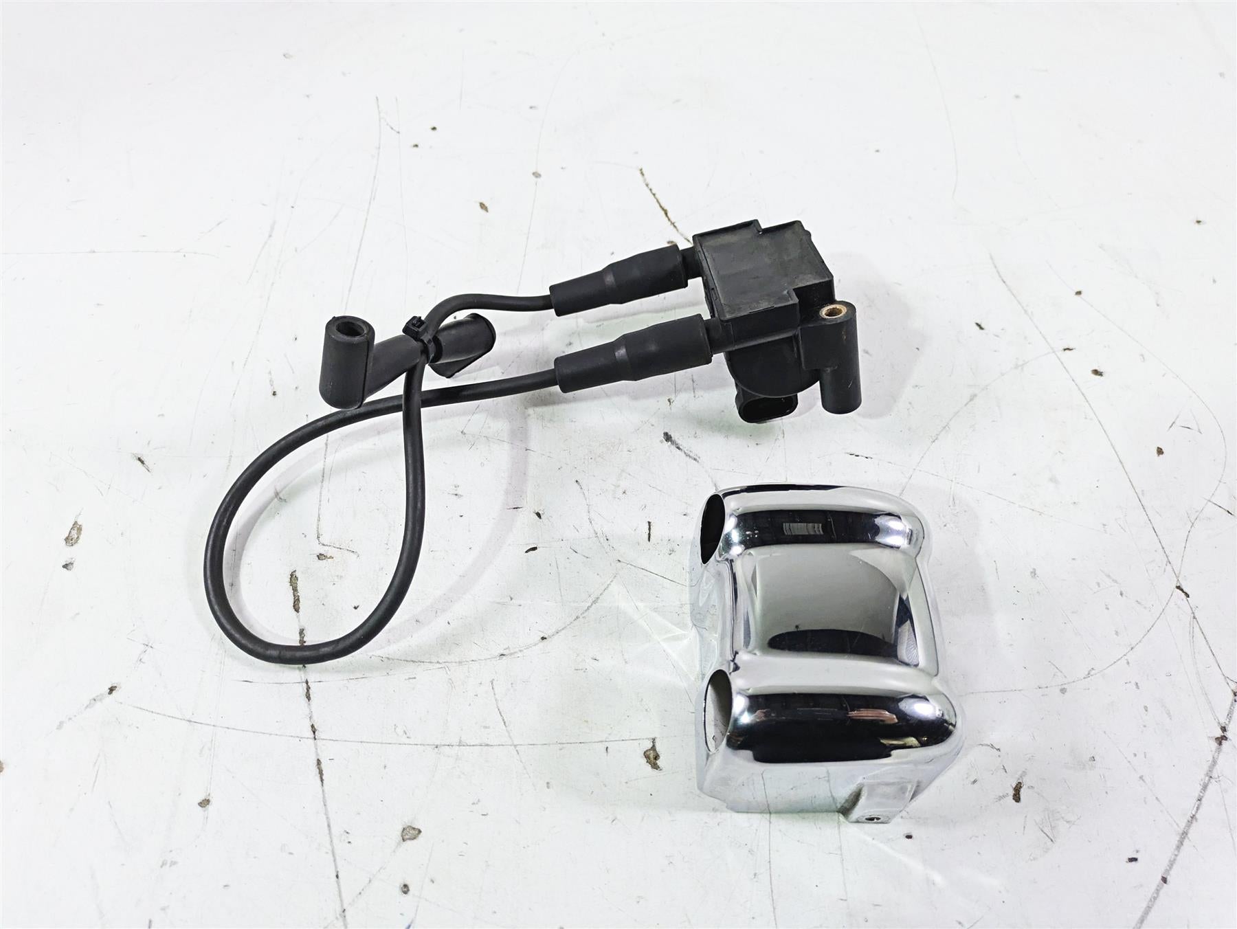 2016 Harley FLSTC Softail Heritage Ignition Coil & Chrome Cover 31696-07A {{ shop.shopifyCountryName }} - Mototech271