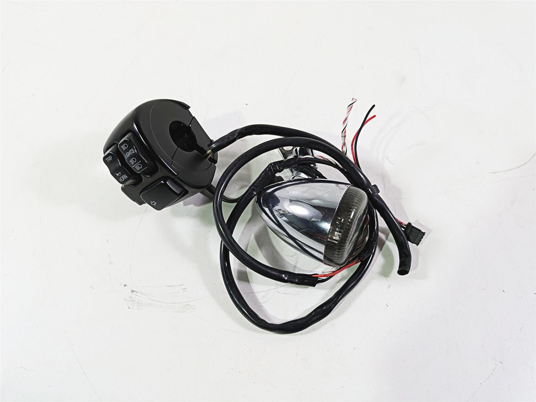 2014 Harley FXDL Dyna Low Rider Left Hand Control Switch Blinker - Read 72945-12 | Mototech271