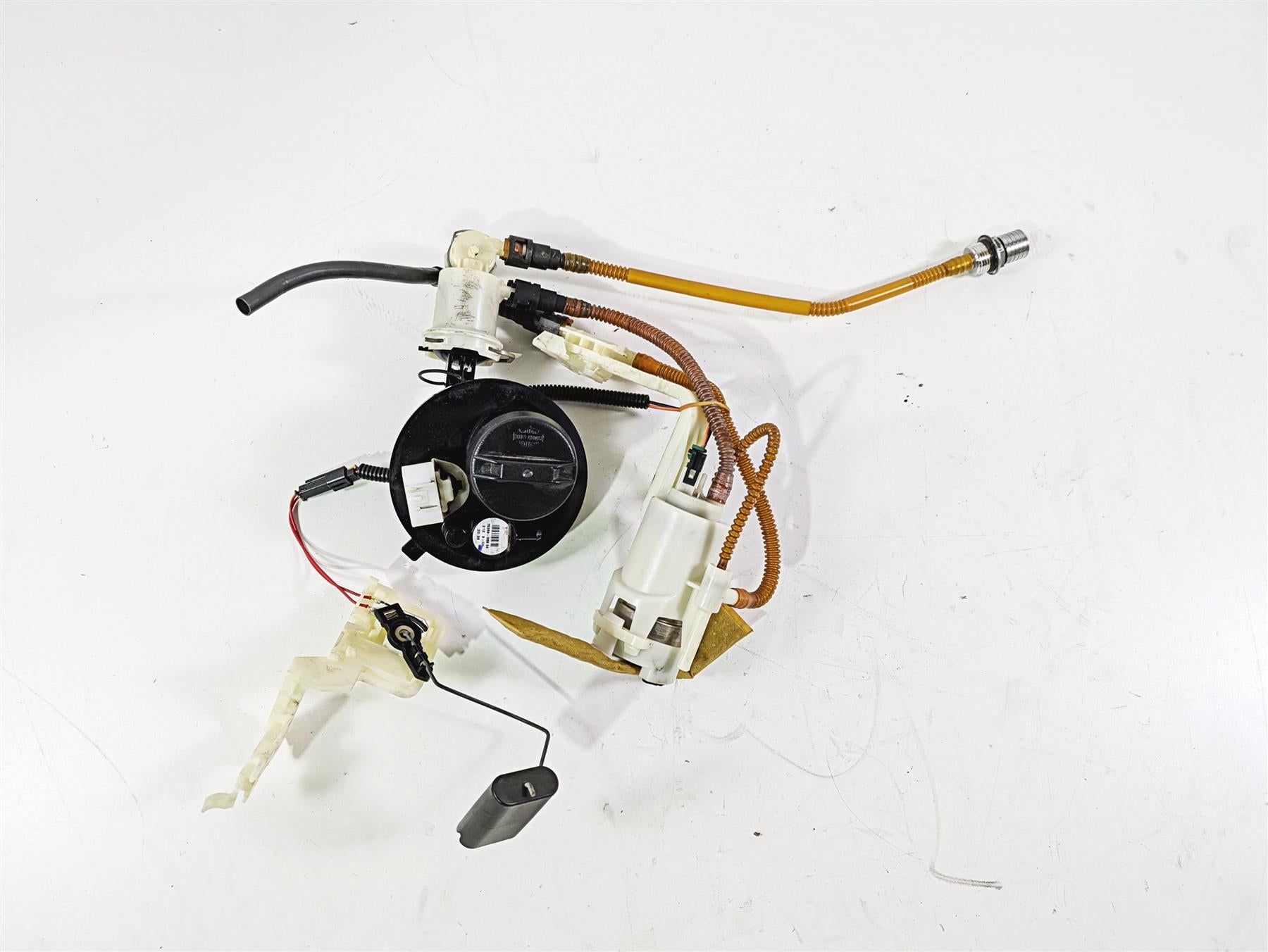 2010 Harley Touring FLHX Street Glide Fuel Gas Petrol Pump -Tested 75089-08B {{ shop.shopifyCountryName }} - Mototech271