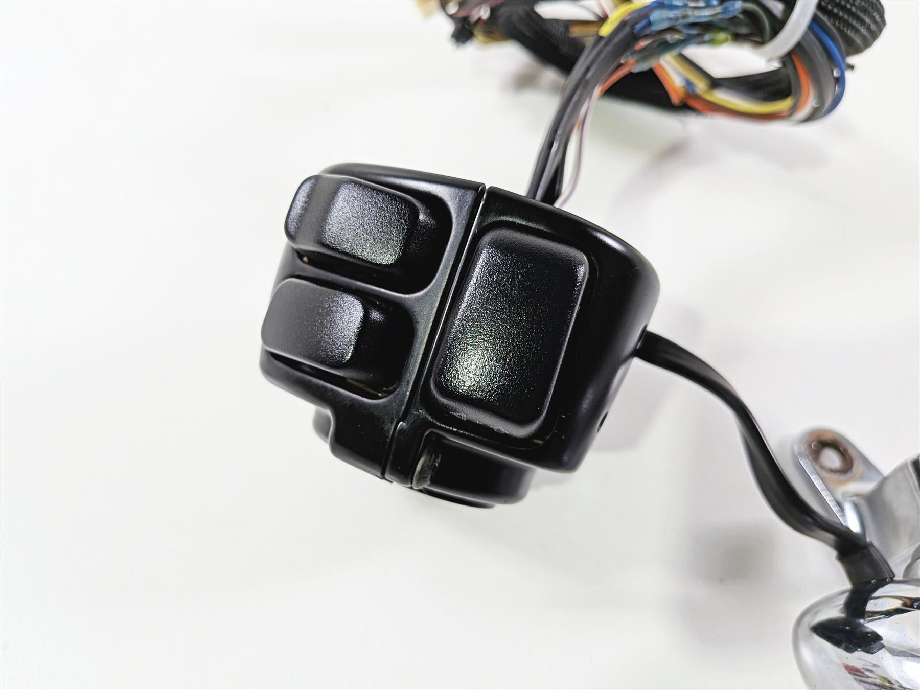 2011 Harley FXDF Dyna Fat Bob Left Hand Control Switch & Turn Signal 71682-06A {{ shop.shopifyCountryName }} - Mototech271