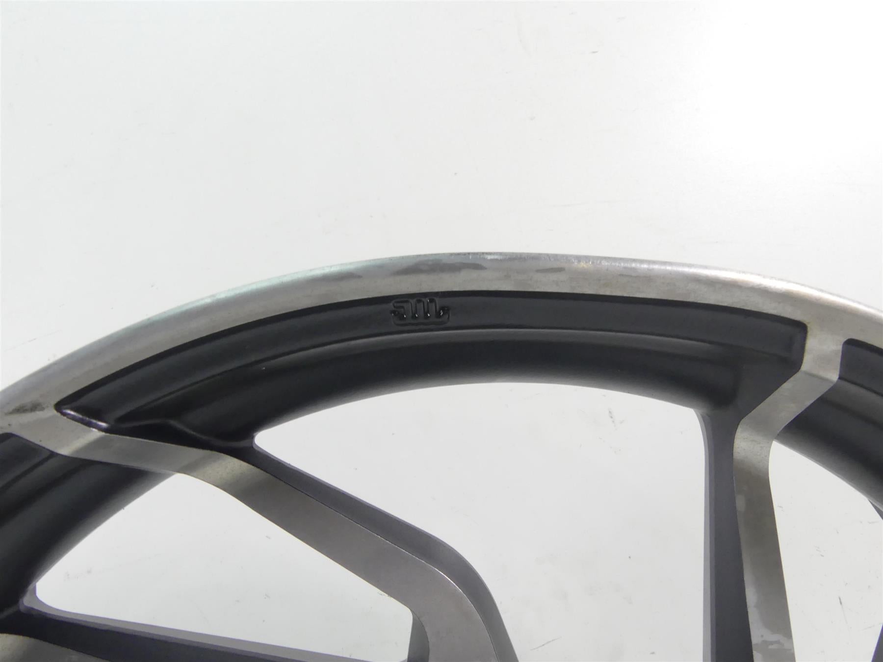 2019 Harley Softail FLSB Sport Glide Front Wheel Rim 18x3.5 -Dent 43300450 {{ shop.shopifyCountryName }} - Mototech271