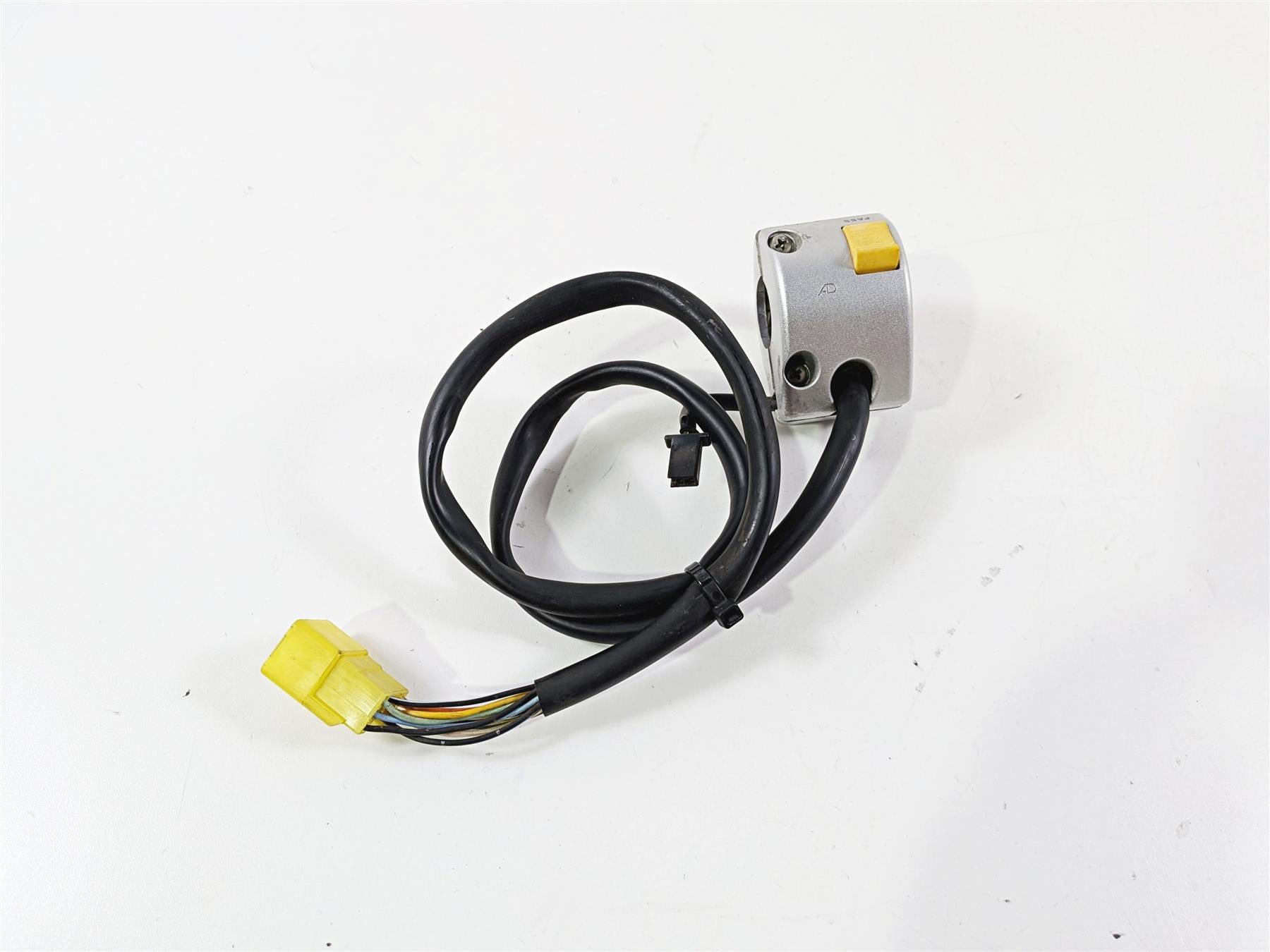 2004 Suzuki VL800 Intruder Volusia Left Hand Control Switch 37400-41F10 {{ shop.shopifyCountryName }} - Mototech271