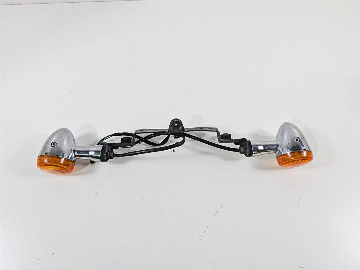 2006 Suzuki VL800 C50 Boulevard Front Blinkers & Mount Bar 35601-41FB1 {{ shop.shopifyCountryName }} - Mototech271