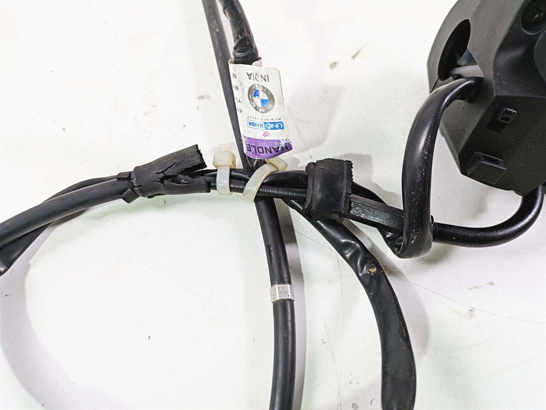 2019 BMW G310GS K02 Right Hand Stat Stop Throttle Control Switch 61318545350 {{ shop.shopifyCountryName }} - Mototech271