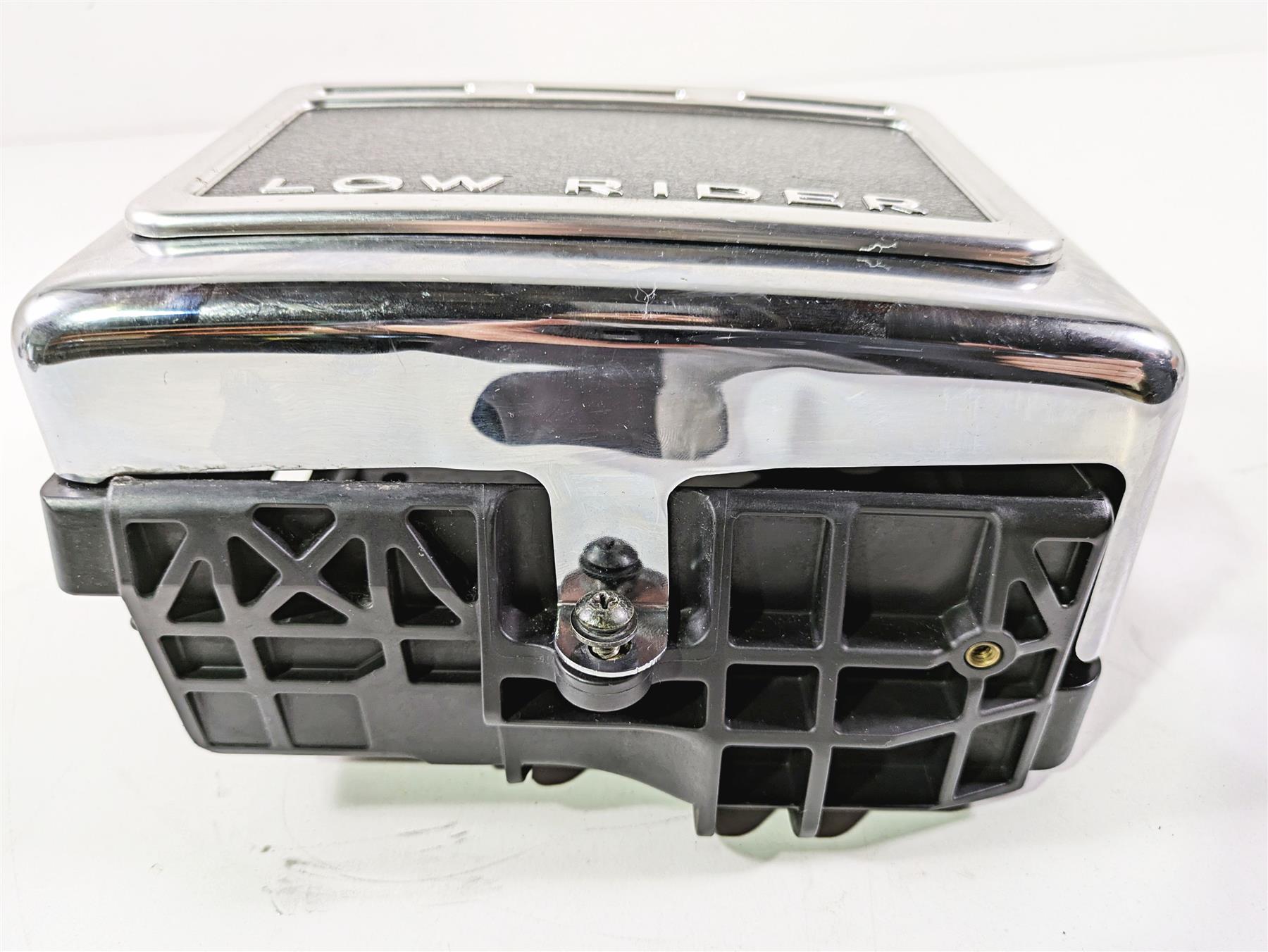 2014 Harley FXDL Dyna Low Rider Battery Tray & Chrome Cover 61300151 70379-06B {{ shop.shopifyCountryName }} - Mototech271