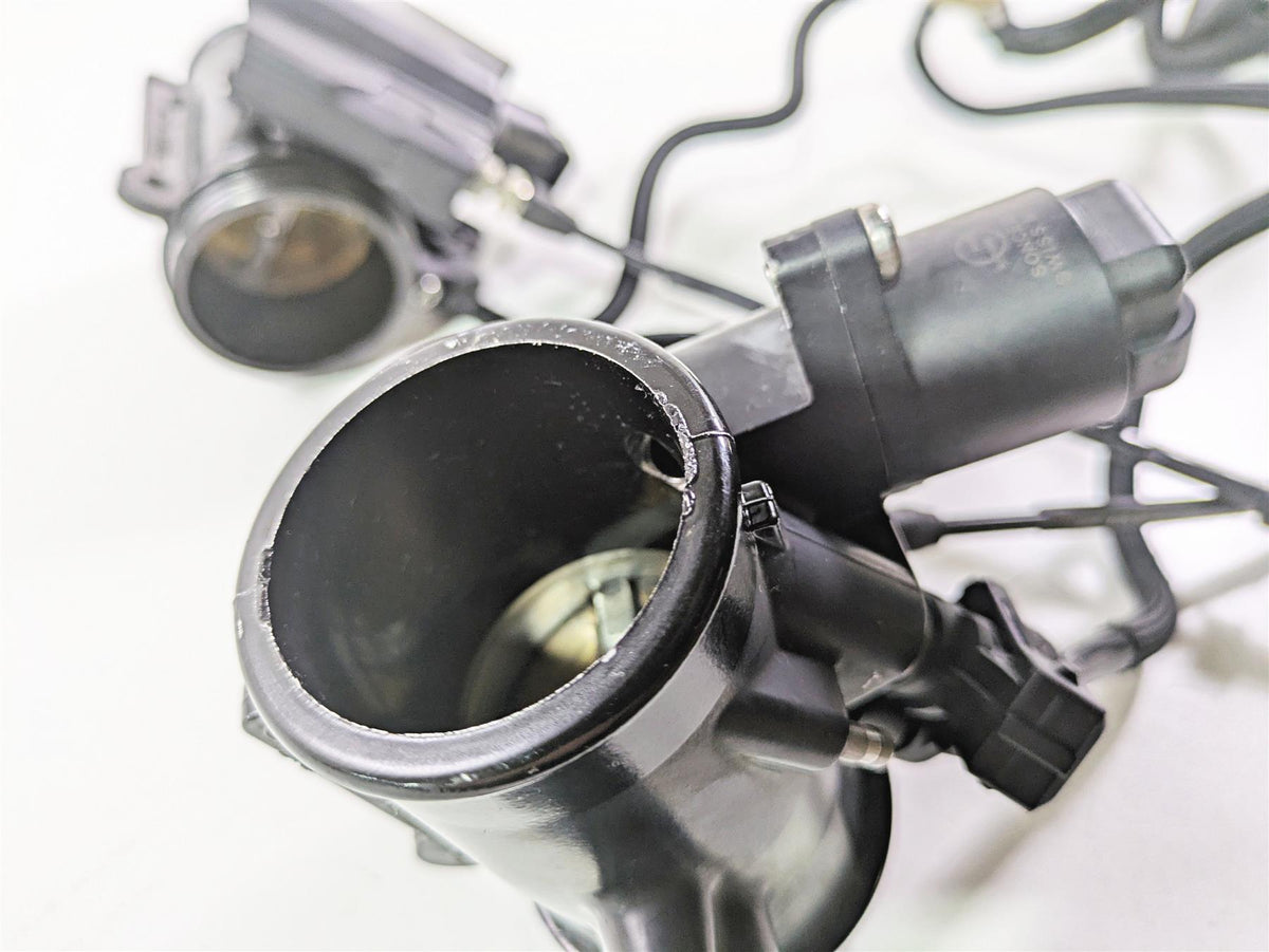 2018 BMW R nineT Urban GS K33 Throttle Body & Junction Set 13547705239 {{ shop.shopifyCountryName }} - Mototech271