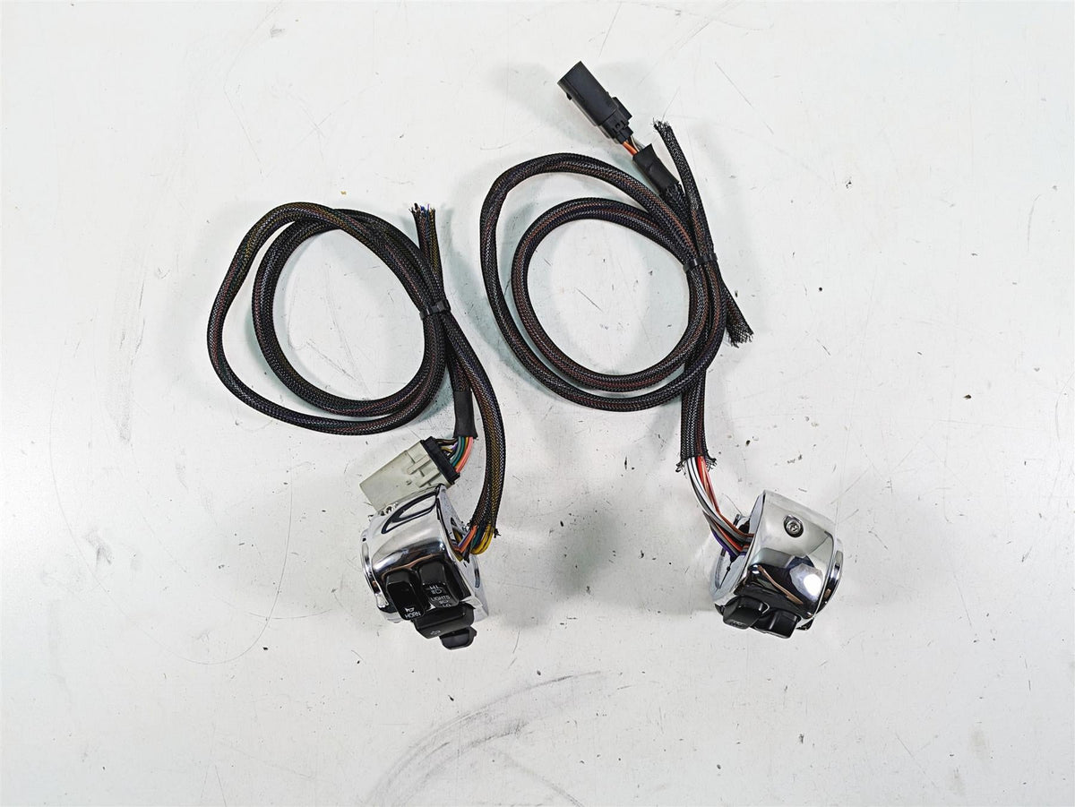 2010 Harley Touring FLHTCU Electra Glide Chrome Control Switch Set Read 71682-06 {{ shop.shopifyCountryName }} - Mototech271