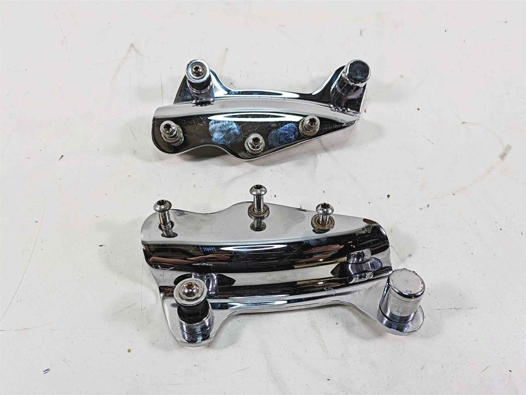 2011 Harley Touring FLTRU Road Glide Quick Release Backrest Mount SEt