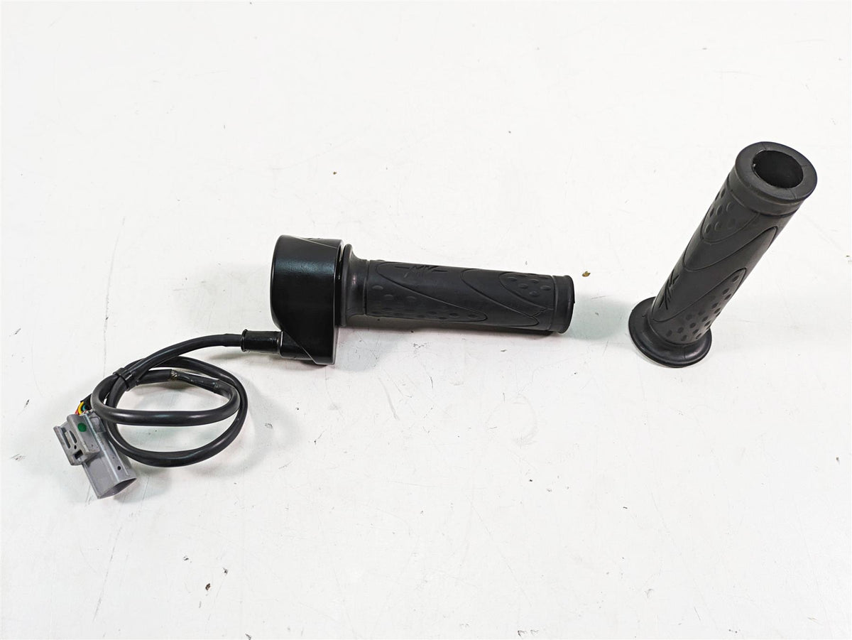 2017 Mv Agusta Dragster 800 Ride Fly By Wire Throttle Hand Grip 8A00B5444 {{ shop.shopifyCountryName }} - Mototech271
