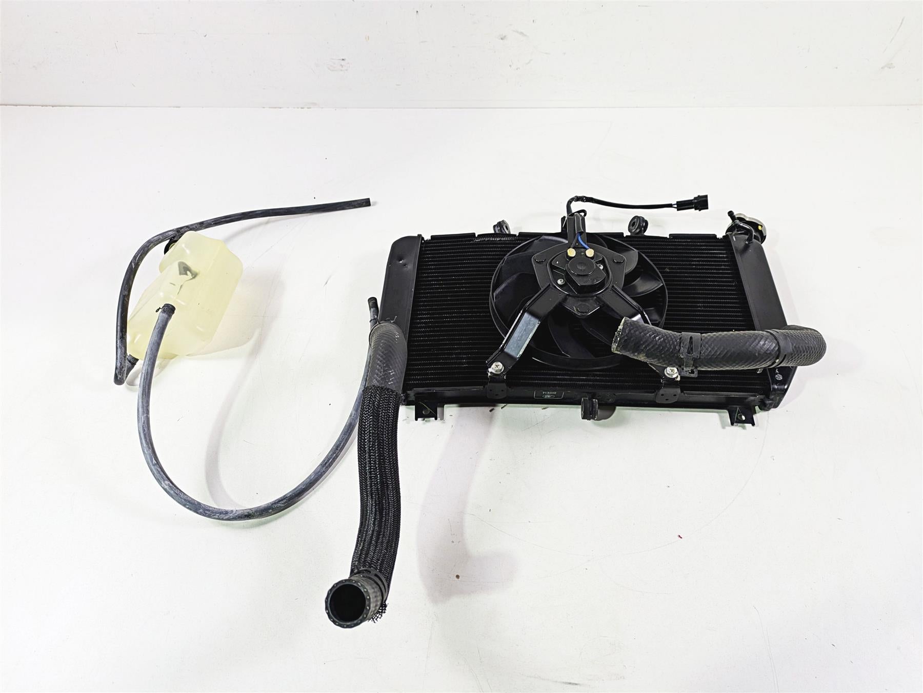 2021 Kawasaki Z900 ZR900 Radiator Fan Reservoir Hoses Set - Read 39061-0813 {{ shop.shopifyCountryName }} - Mototech271