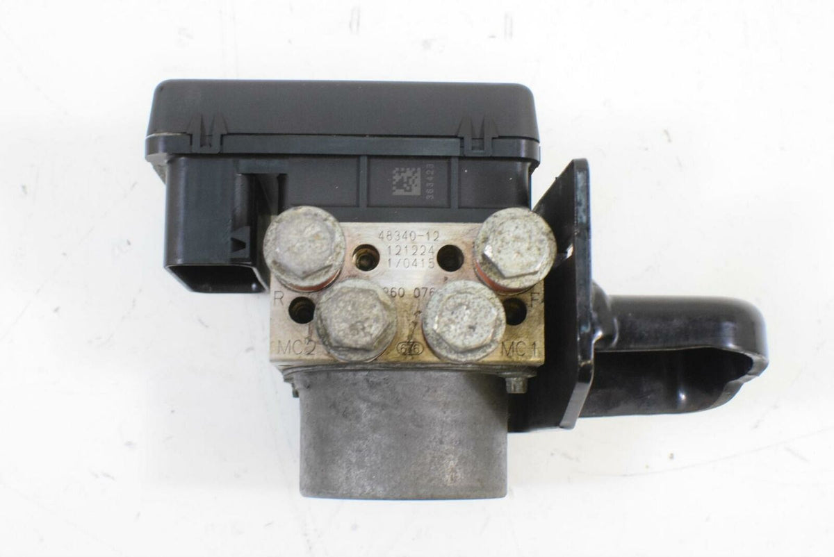 2014 Harley FLD Dyna Switchback 103 ABS Pressure Pump Module w/ Cover 48340-12 {{ shop.shopifyCountryName }} - Mototech271