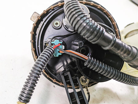 2013 Harley Touring FLHX Street Glide Fuel Gas Petrol Pump - Tested 75069-08C {{ shop.shopifyCountryName }} - Mototech271