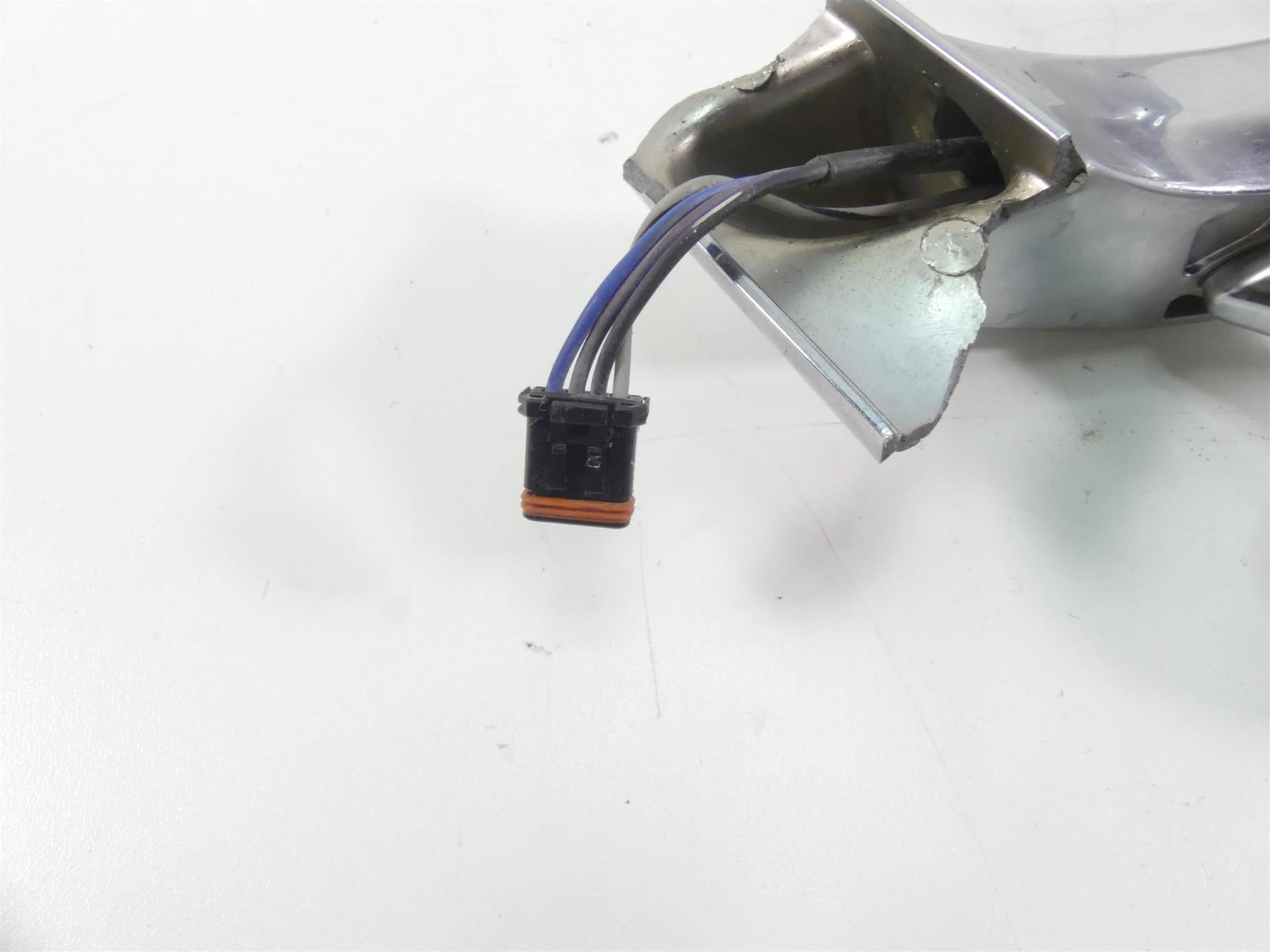 2014 Harley Touring FLHTK Electra Glide Left Spotlight Blinker For Part 68000021 {{ shop.shopifyCountryName }} - Mototech271