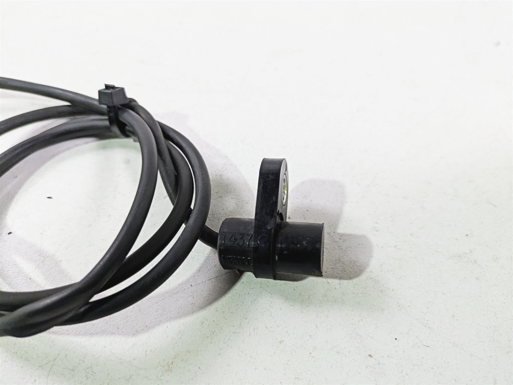 2017 Indian Chieftain Limited Front Abs Brake Wheel Speed Sensor 4013251 {{ shop.shopifyCountryName }} - Mototech271