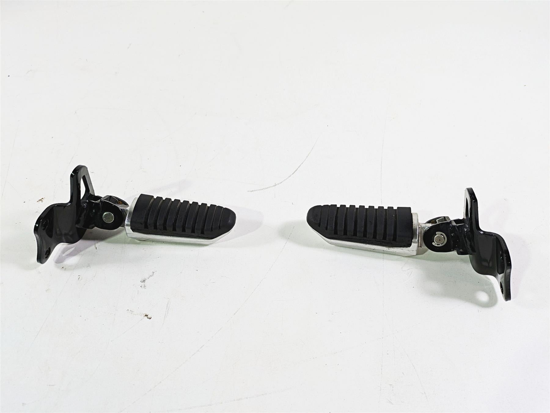 2016 Suzuki M109R VZR1800 Boulevard Rear Passenger Footpeg Set 43600-48G00 | Mototech271