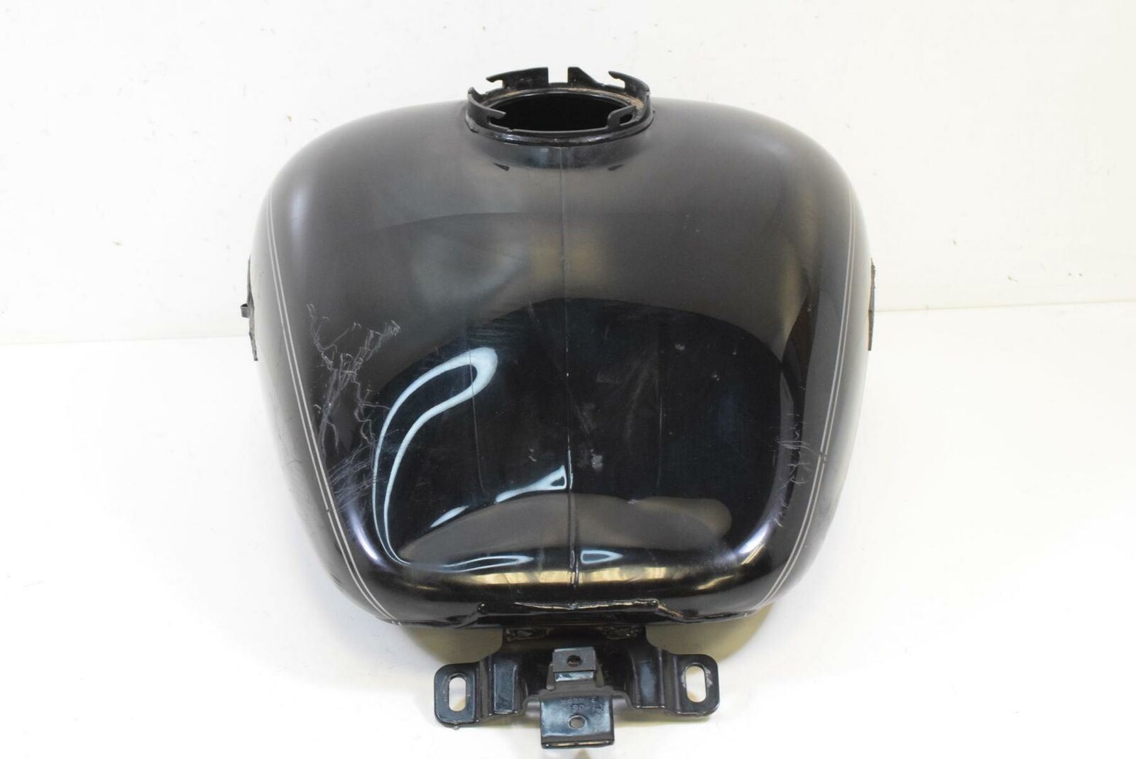 2016 Harley Touring FLHTCU Electra Glide Fuel Gas Petrol Tank - Dented 61356-08 {{ shop.shopifyCountryName }} - Mototech271