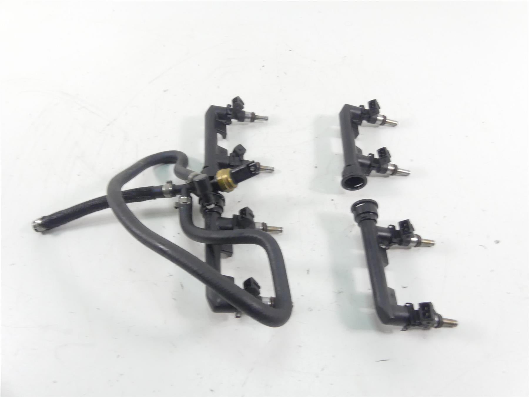 2012 BMW S1000RR K46 Fuel Injectors Rails Pressure Sensor Set - Read 13548532988 {{ shop.shopifyCountryName }} - Mototech271