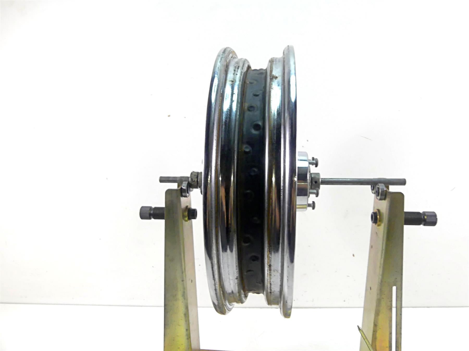 2010 Harley Touring FLHRC Road King Front Wheel Rim 16x3 -Read 40960-09 {{ shop.shopifyCountryName }} - Mototech271
