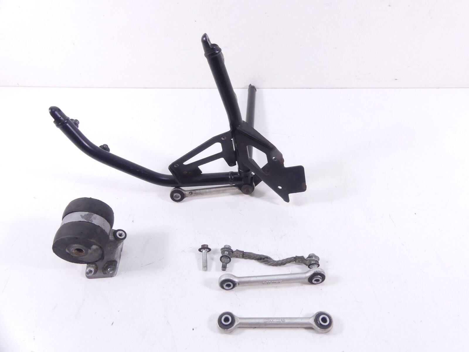 2006 Buell Ulysses XB12 X Front Engine Mount Holder Bracket Set L0511.02A8AYT {{ shop.shopifyCountryName }} - Mototech271