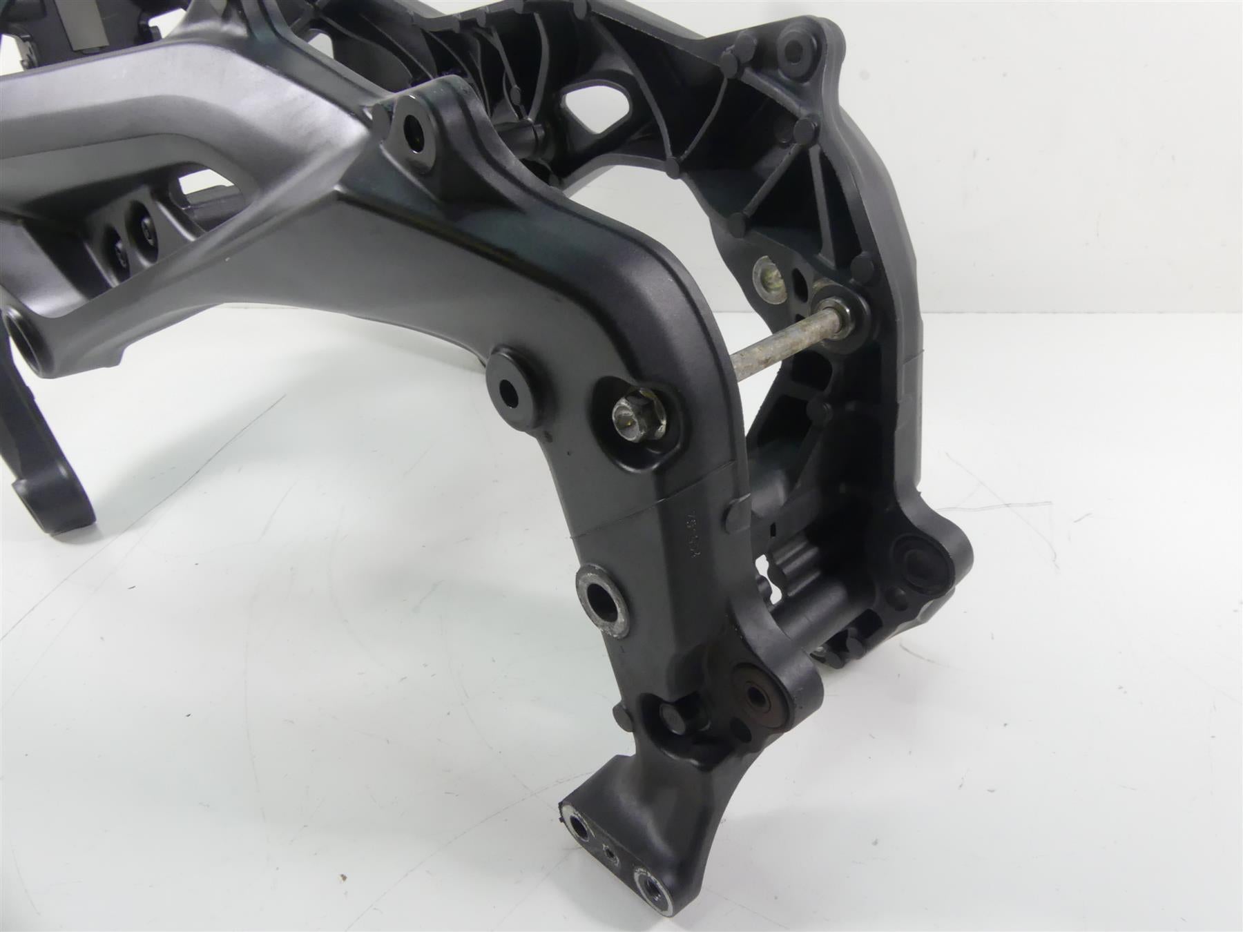 2015 Yamaha MT09 FZ09 Straight Main Frame Chassis Slvg 1RC-21110-30-00 {{ shop.shopifyCountryName }} - Mototech271