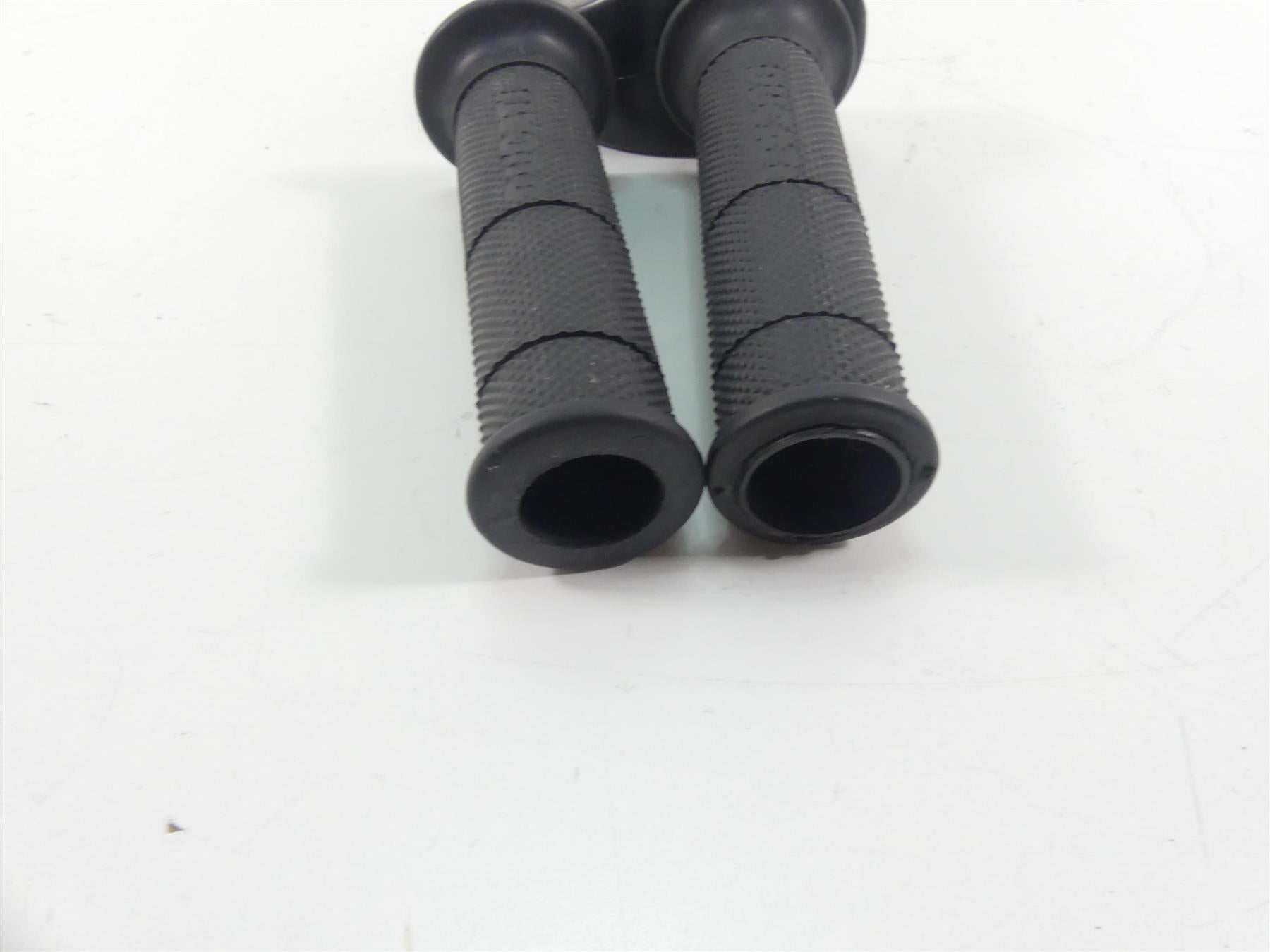 2008 Ducati Hypermotard 1100 Throttle Control & Grip Set 65440101A {{ shop.shopifyCountryName }} - Mototech271