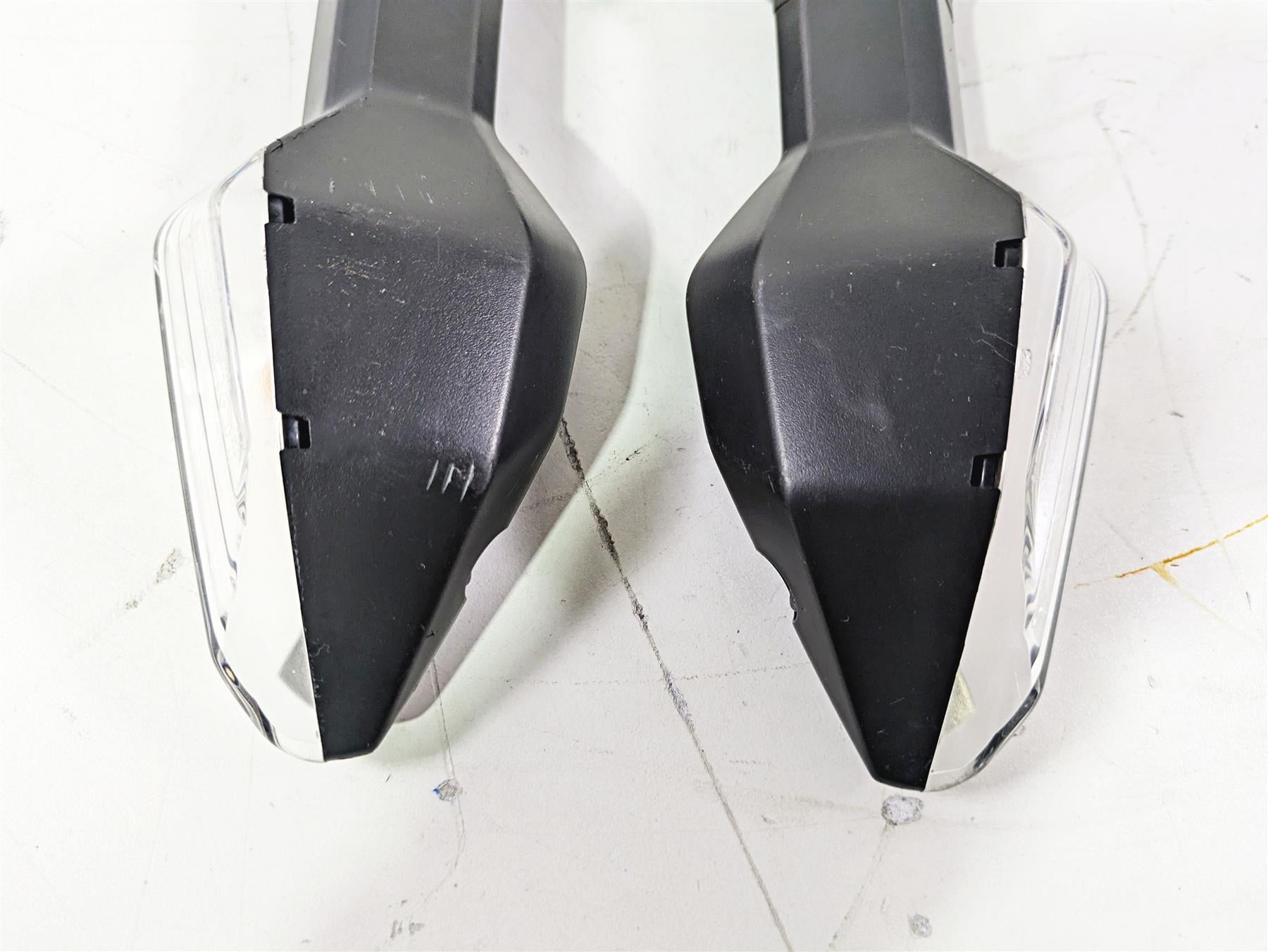 2022 Kawasaki ZR900RS Cafe Front Blinker Turn Signal Set 23037-0537 23037-0538 {{ shop.shopifyCountryName }} - Mototech271