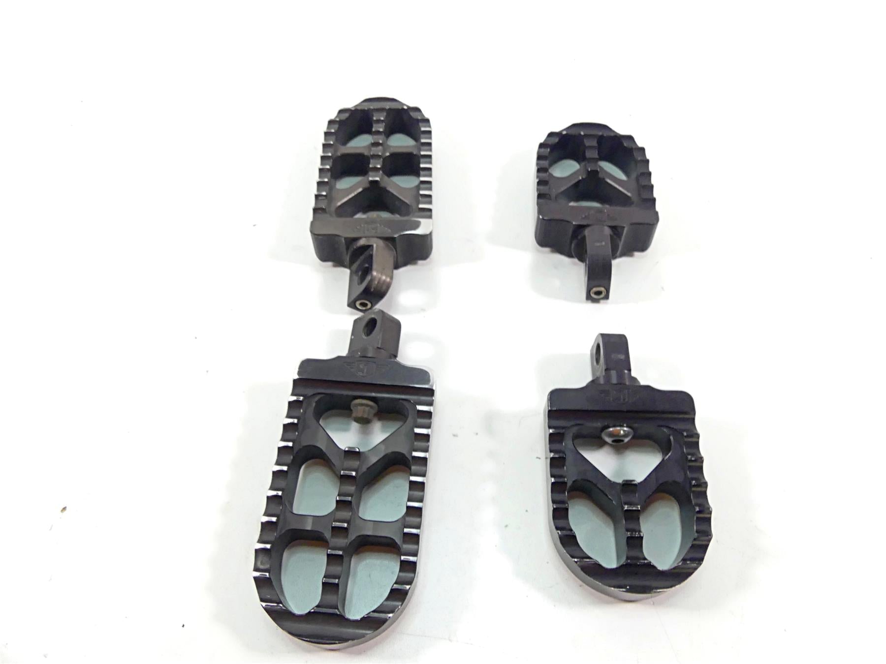 2014 Harley Dyna FXDB Street Bob Joker Machine Adjustable Footpeg Set 08-56-1 {{ shop.shopifyCountryName }} - Mototech271