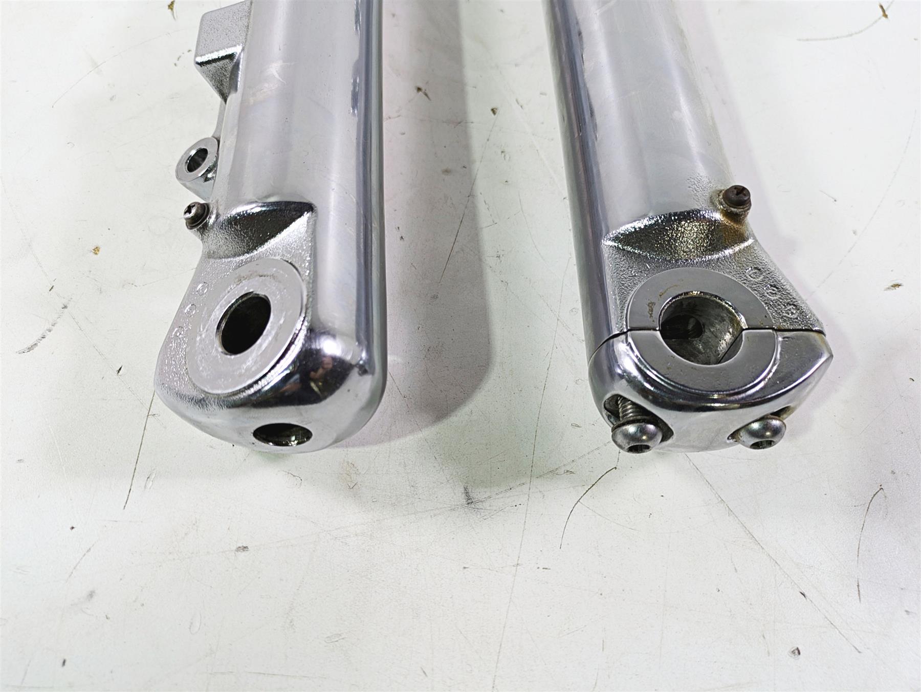 2003 Harley Softail FXSTDI Deuce 100th Front Fork Lower Chrome Leg Set 46068-00 {{ shop.shopifyCountryName }} - Mototech271