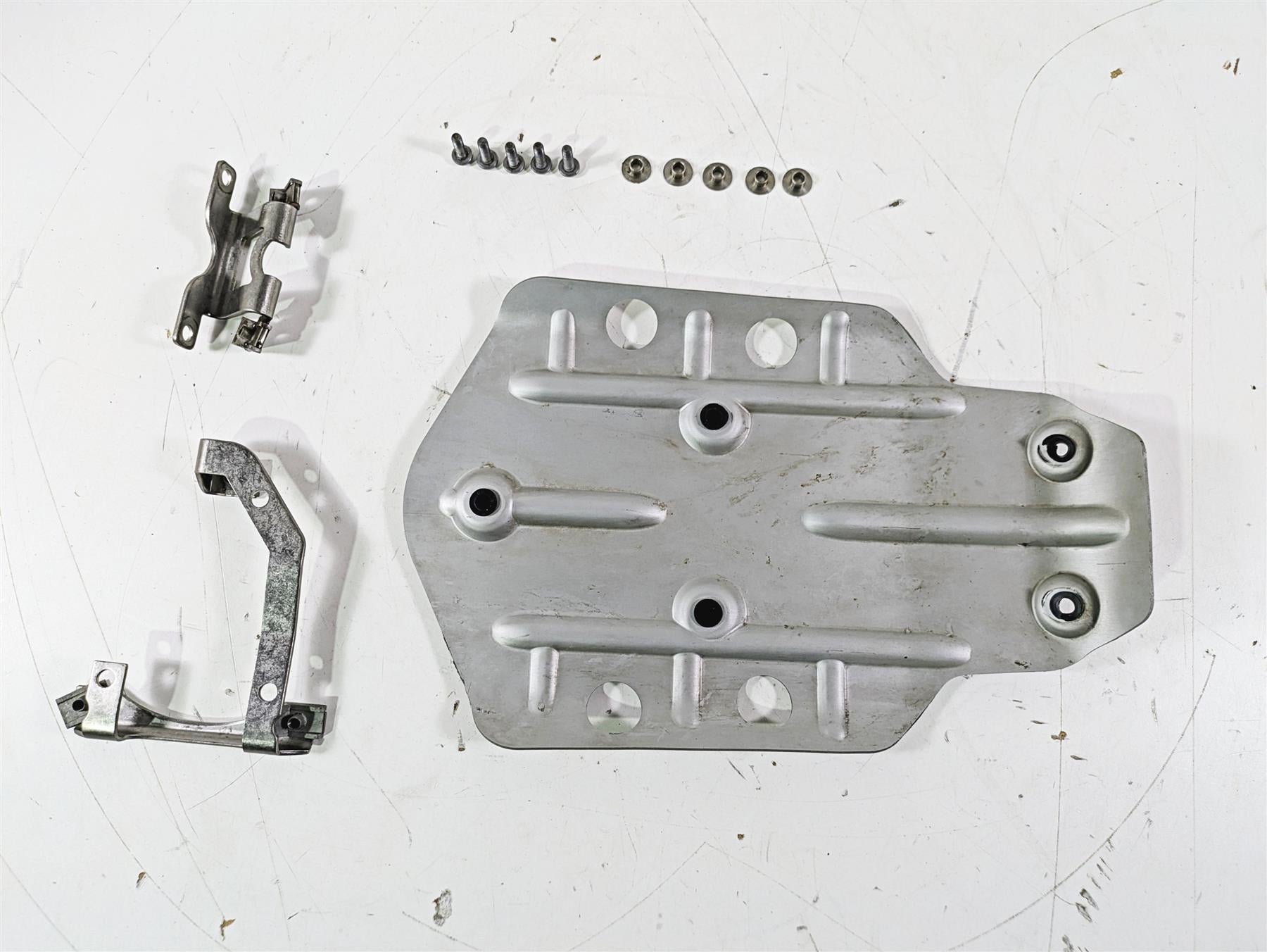 2016 BMW R1200GS GSW K50 Engine Skid Plate & Mount Set 11848532939 {{ shop.shopifyCountryName }} - Mototech271
